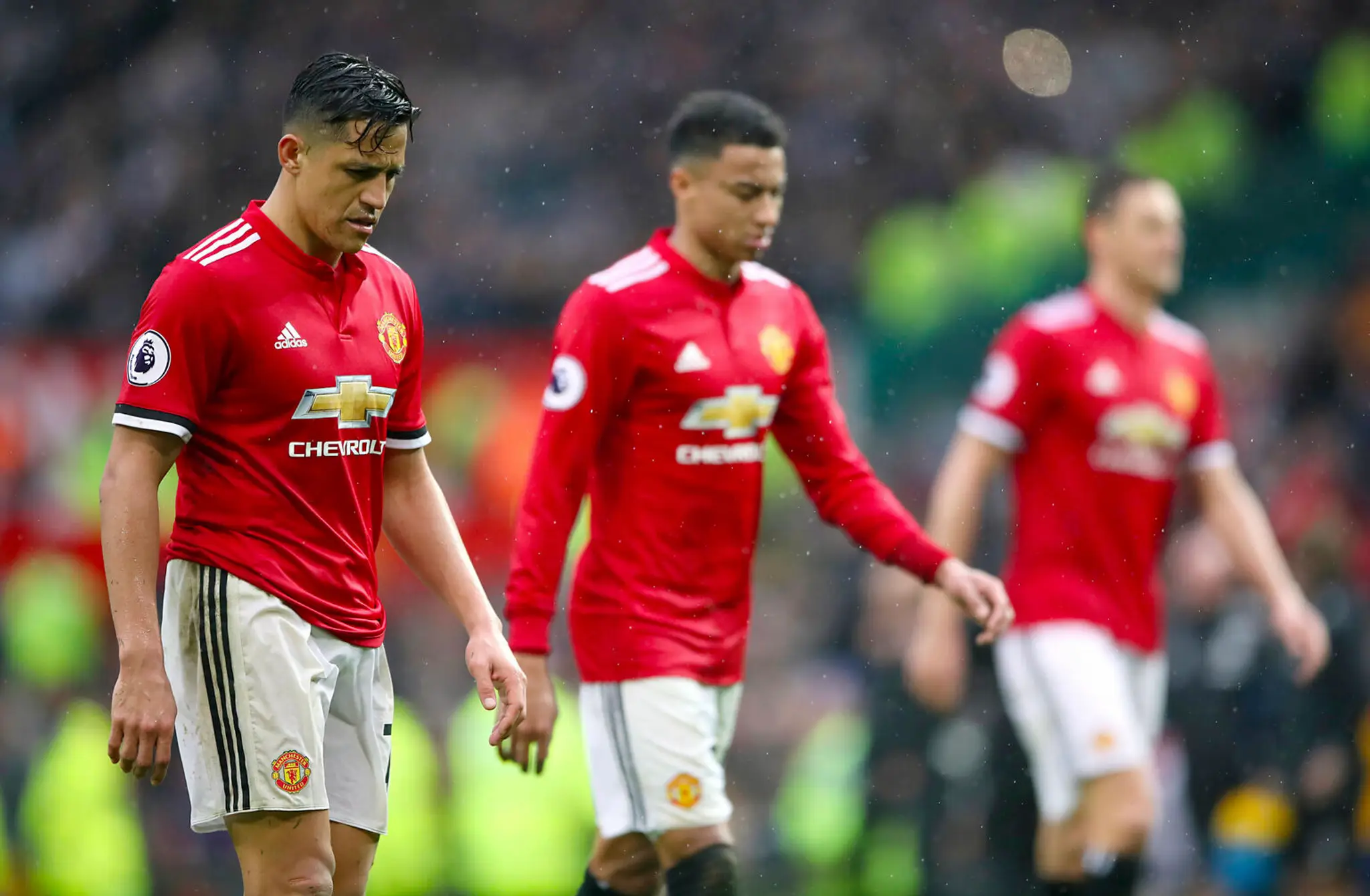 Sklamaní hráči Manchestru United po prehre s West Bromwich.