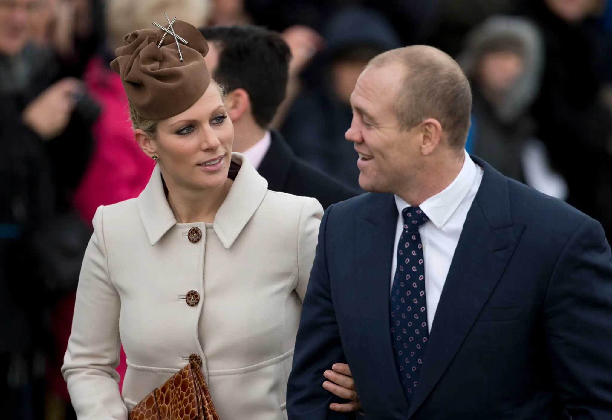 Na archívnej snímke z roku 2012 Zara Tindallová so svojim manželom Mikeom Tindallom.
