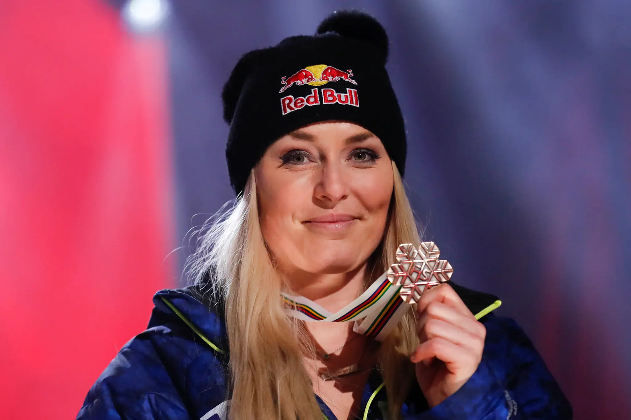 Alpská lyžiarka Lindsey Vonnová oslavuje tretie miesto v zjazde na MS v Are.