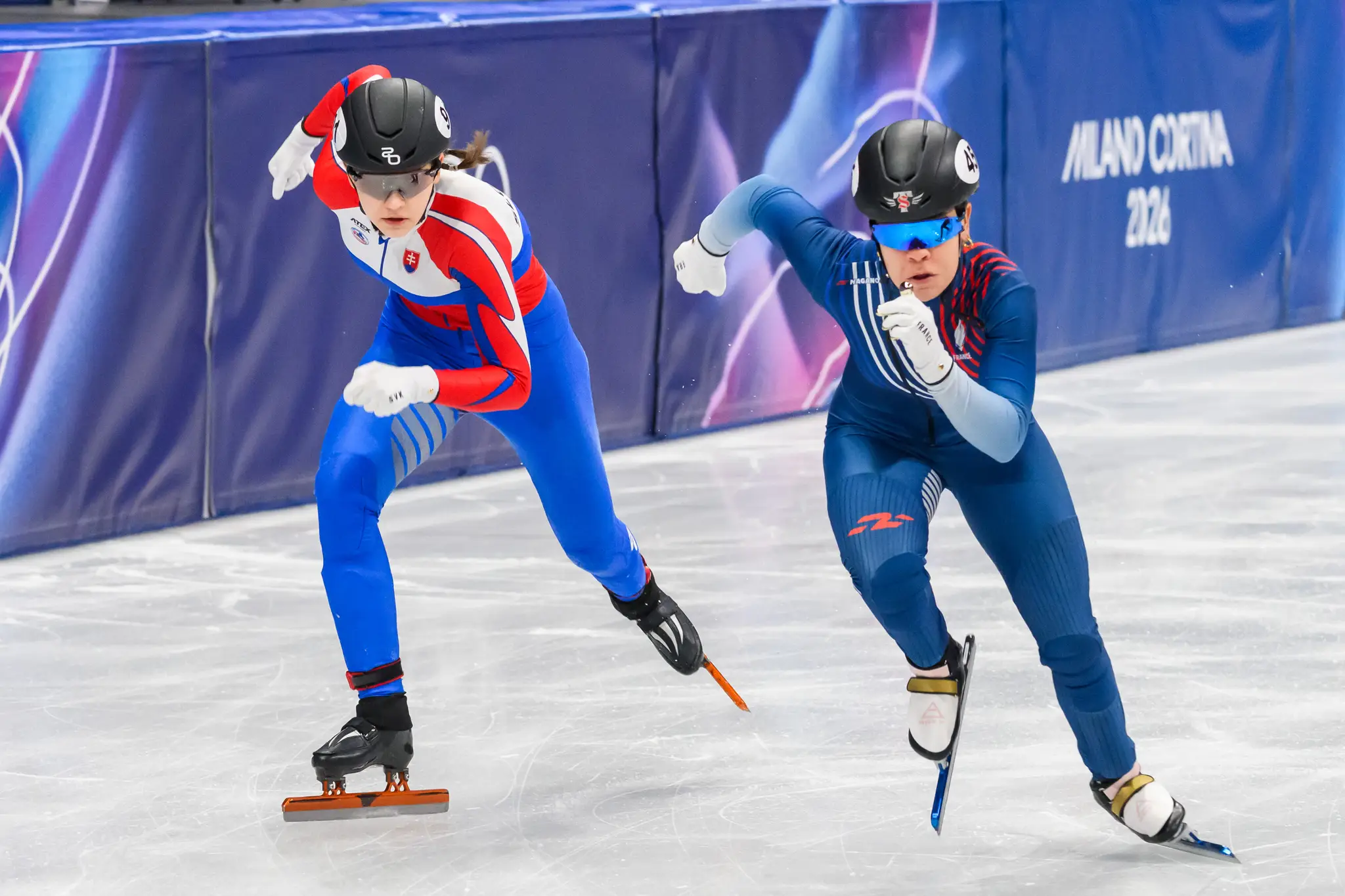 Lea Popovičová a Francúzka Aurelie Levequeová.