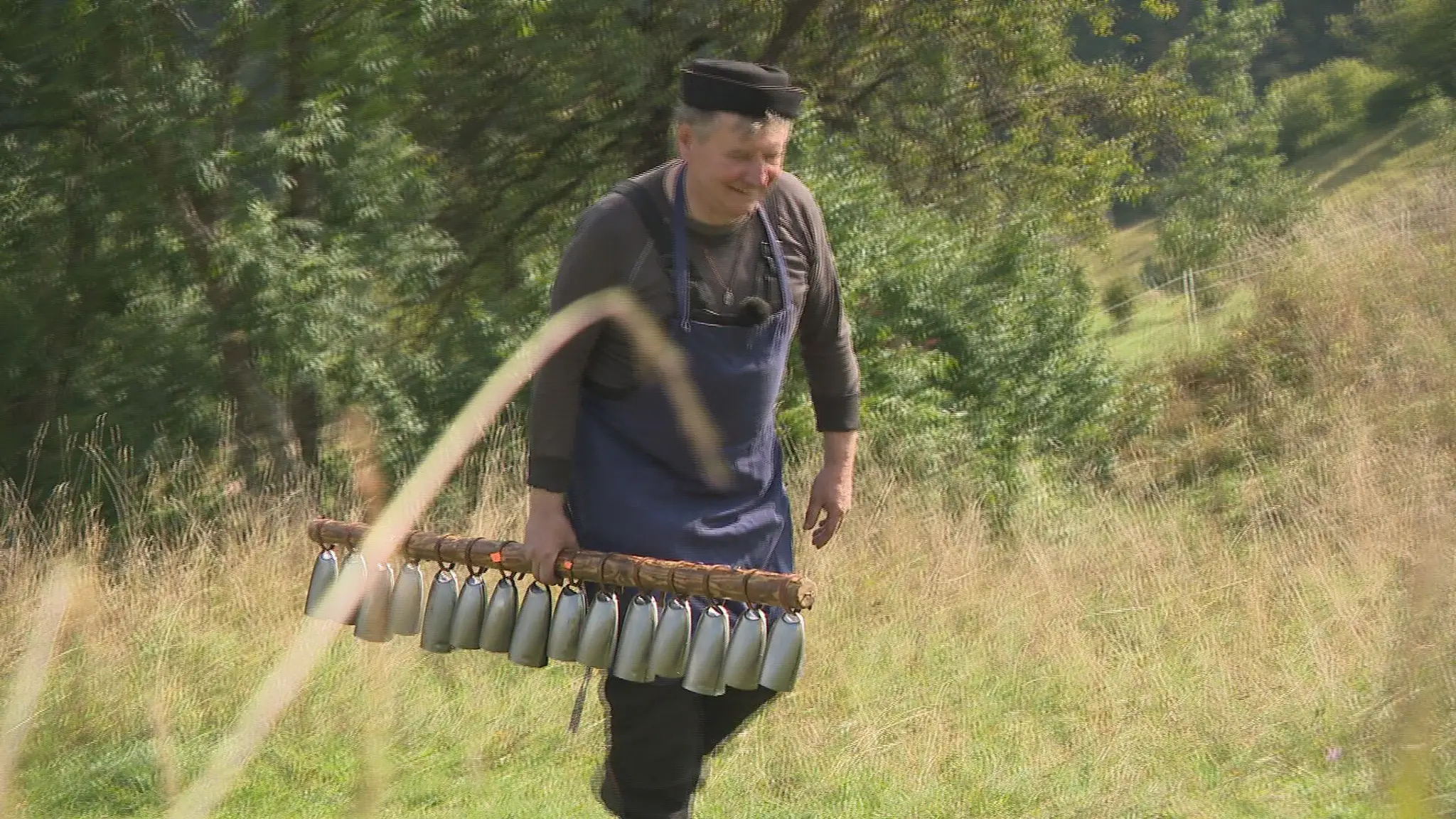 Vďaka Stanislavovi sa Oravou nesú tradičné zvuky zvonkohry
