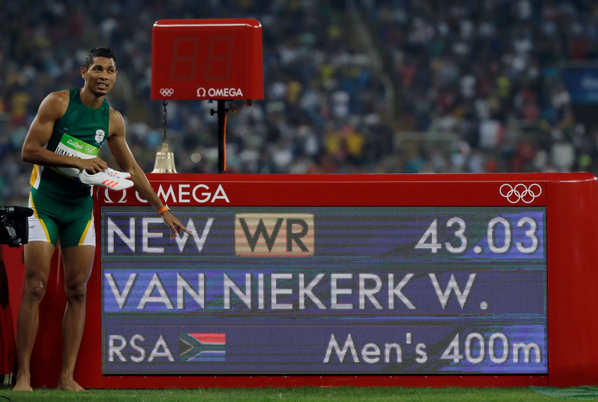 Juhoafričan Wayde Van Niekerk sa stal novým olympijským šampiónom v behu na 400 m na letných olympijských hrách v Riu de Janeiro