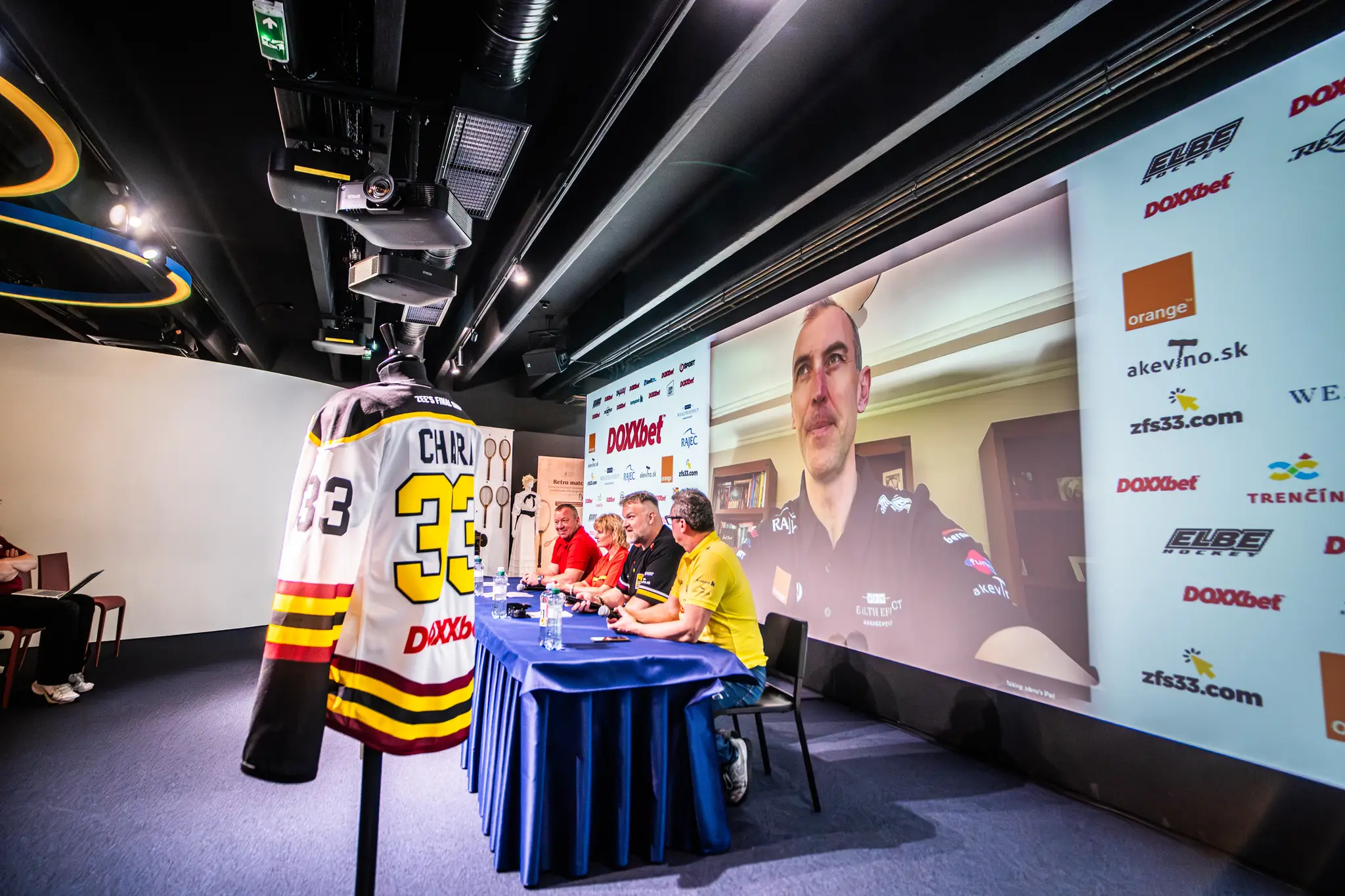 Chára mení dres a prináša hviezdnu exhibíciu do Trenčína