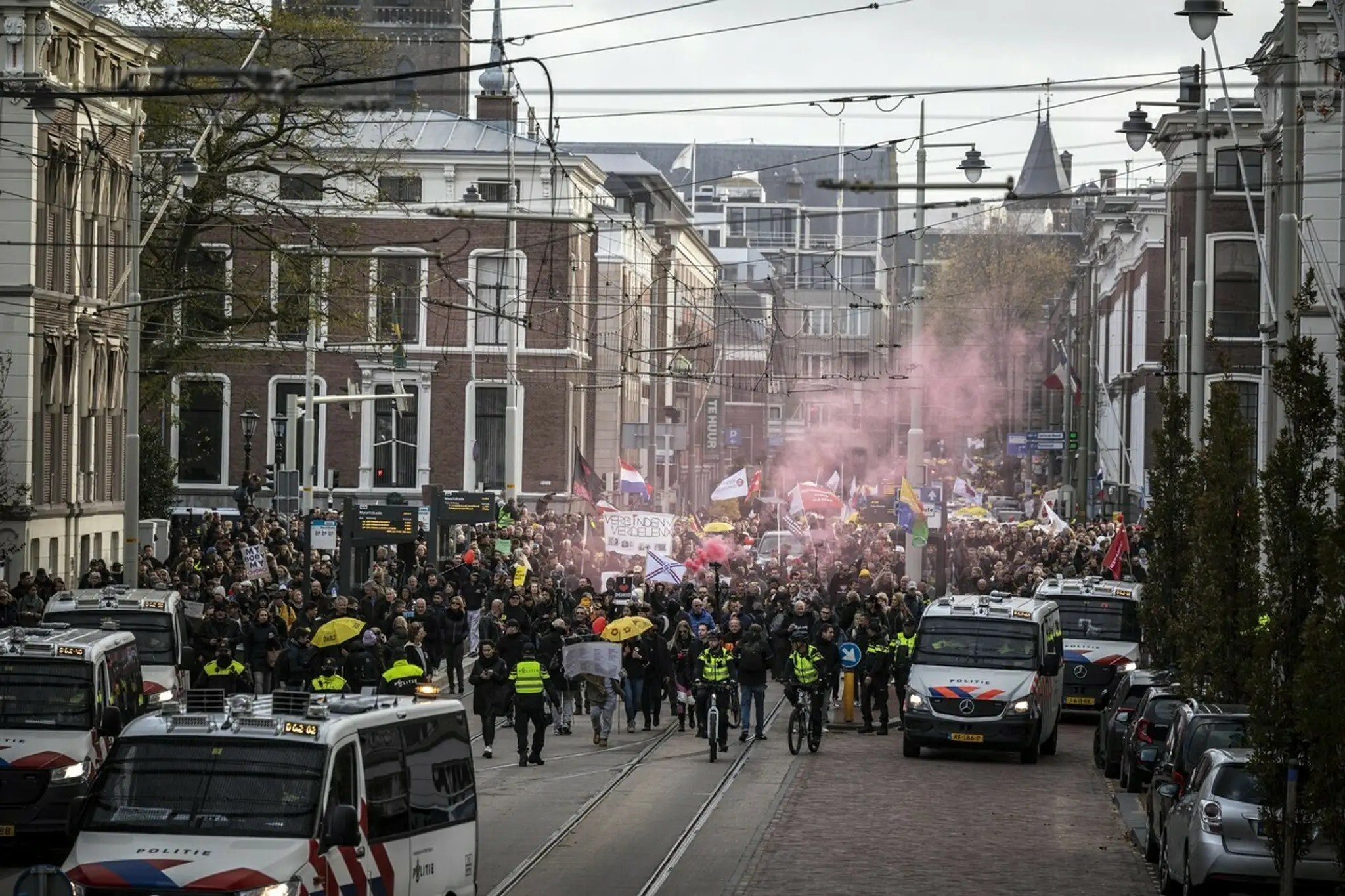 Protesty v Holandsku pre lockdown