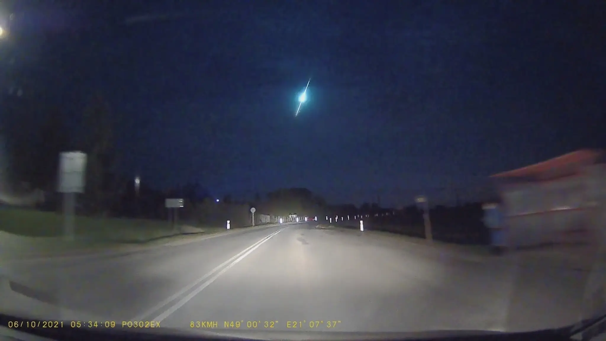 Meteorit nad obcou Svinia, ktorý zachytil pán Jaroslav Hatala.