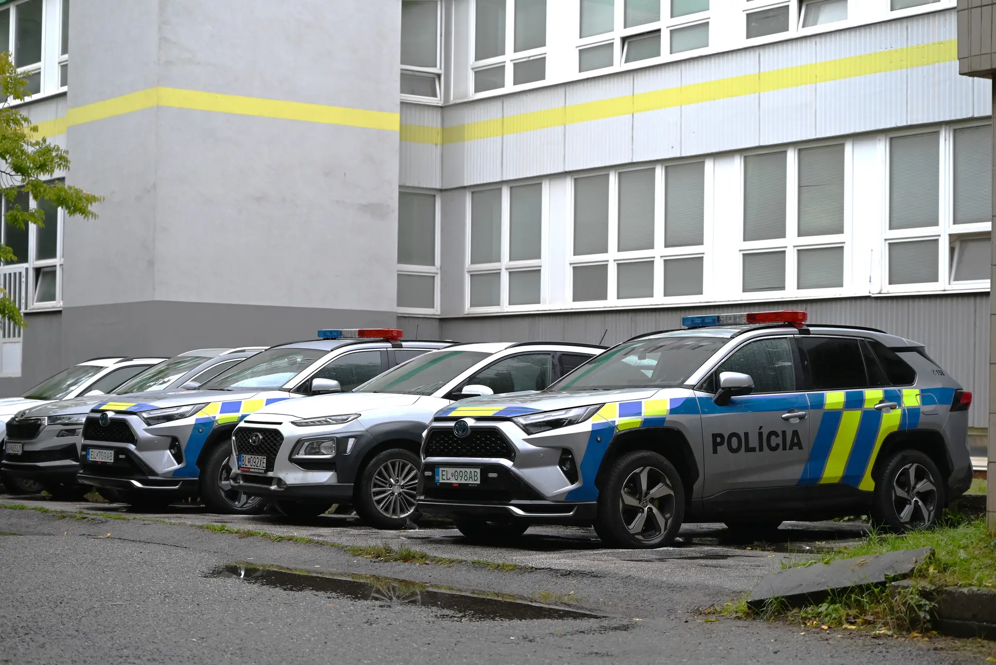 Polícia, policajné auto. Ilustračná snímka