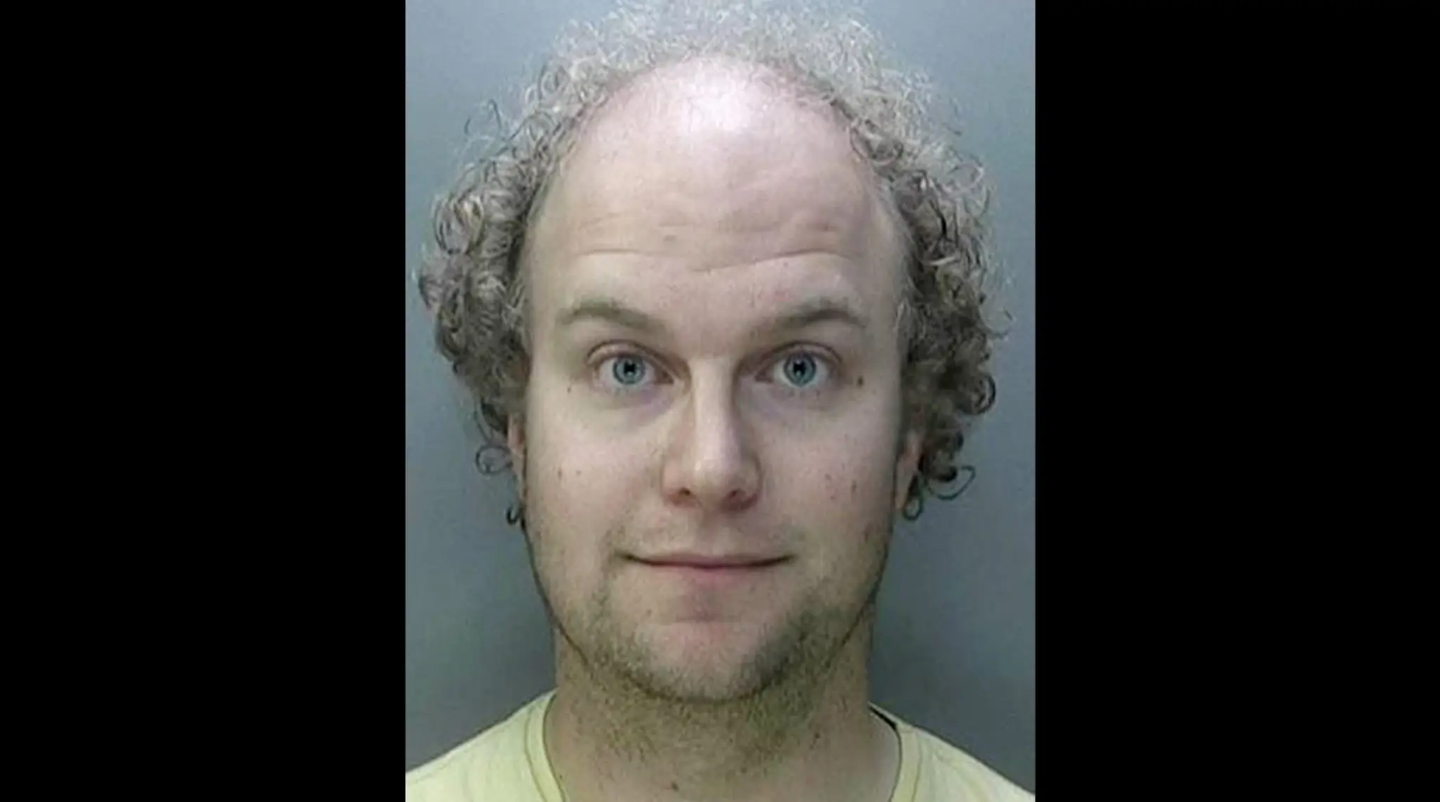 Pedofil z Británie Matthew Falder. 
