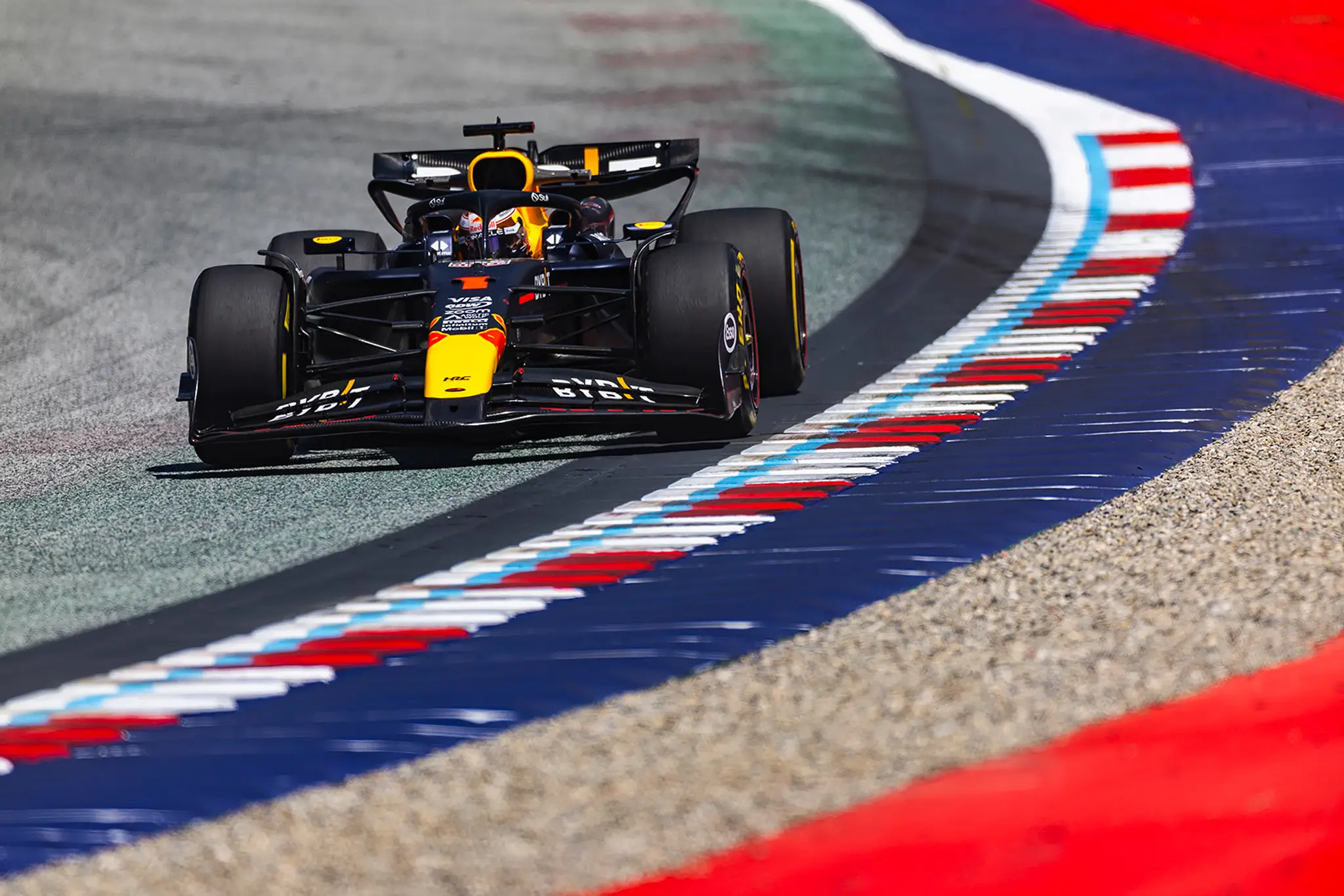 Max Verstappen ovládol kvalifikáciu šprintu na VC Rakúska.