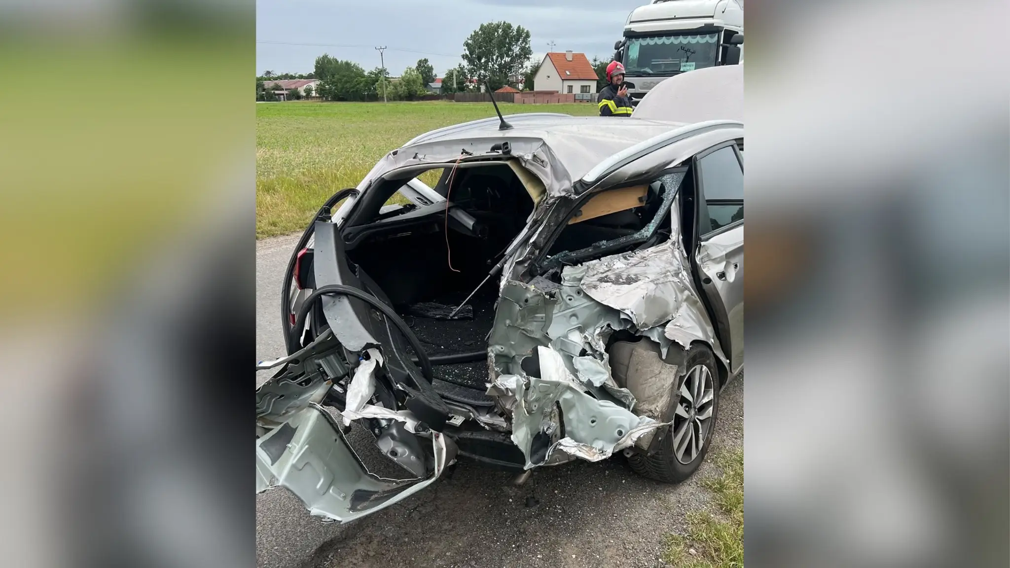Zrážka vlaku s autom v Lozorne