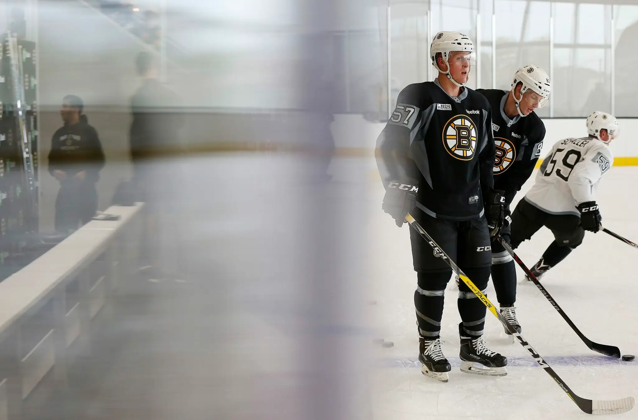 Peter Cehlárik (vľavo) počas predsezónneho kempu Bostonu.