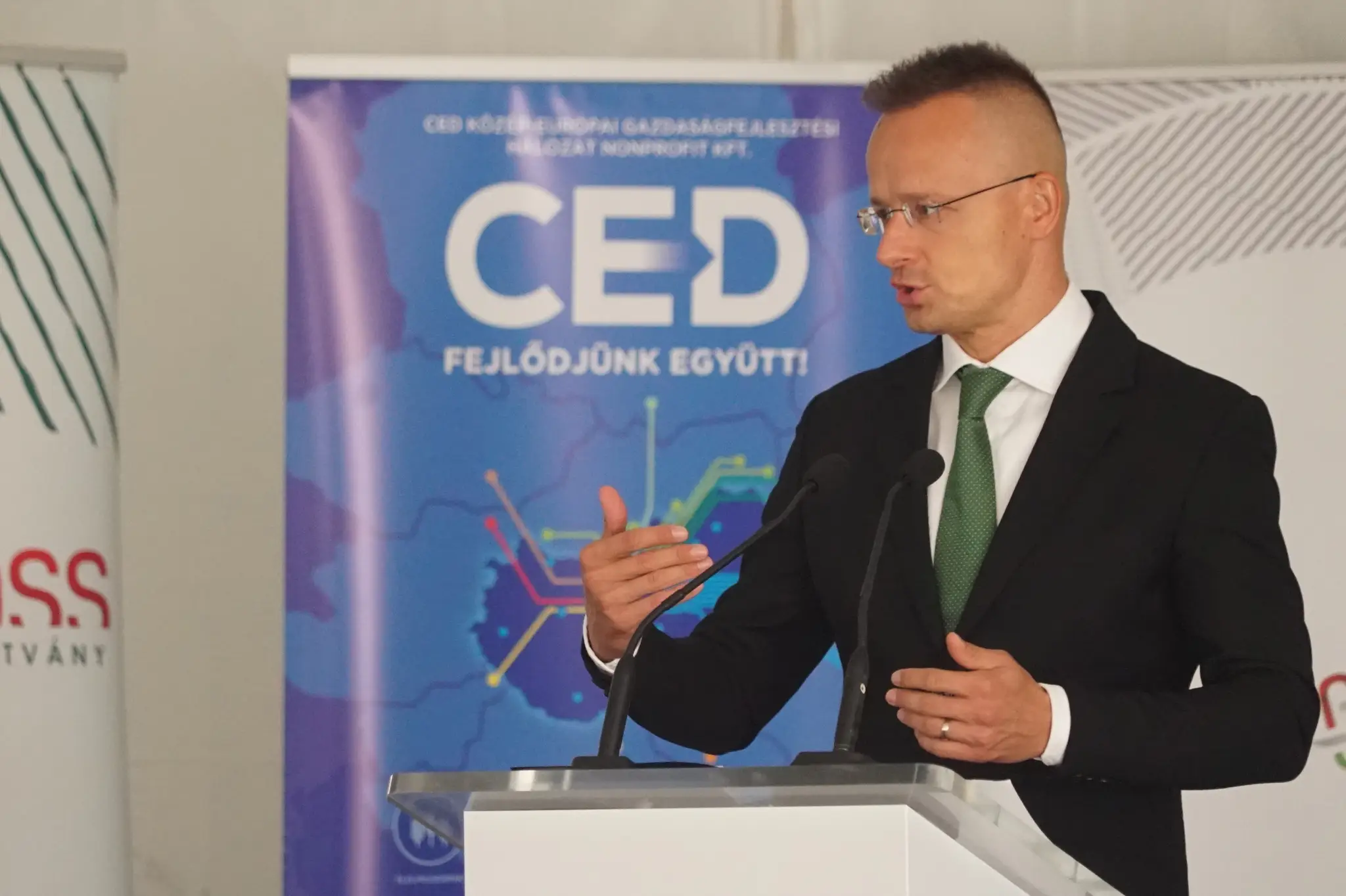 Maďarský minister zahraničných vecí Péter Szijjártó