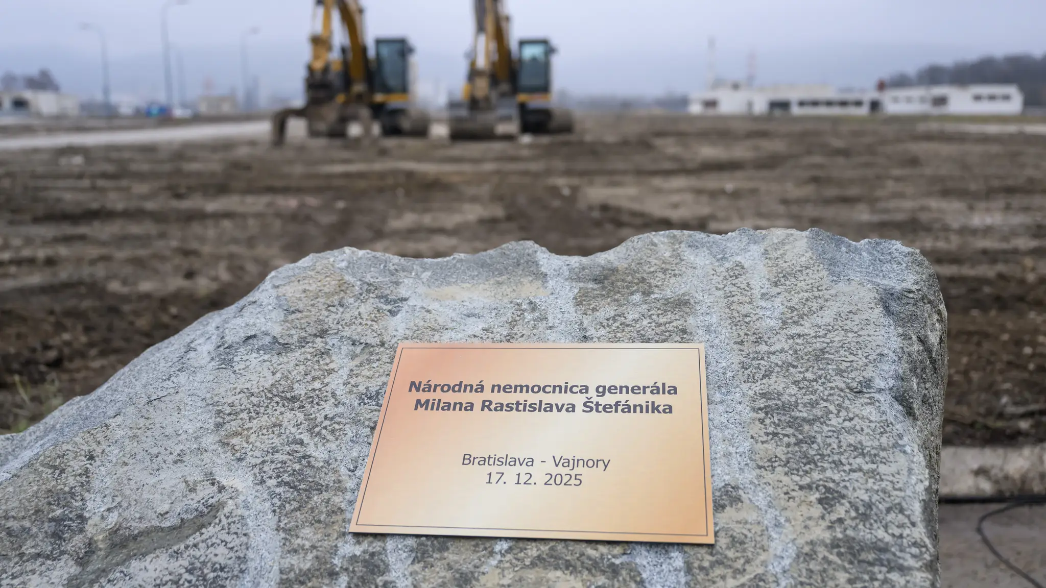Začali so stavbou nemocnice vo Vajnoroch. 