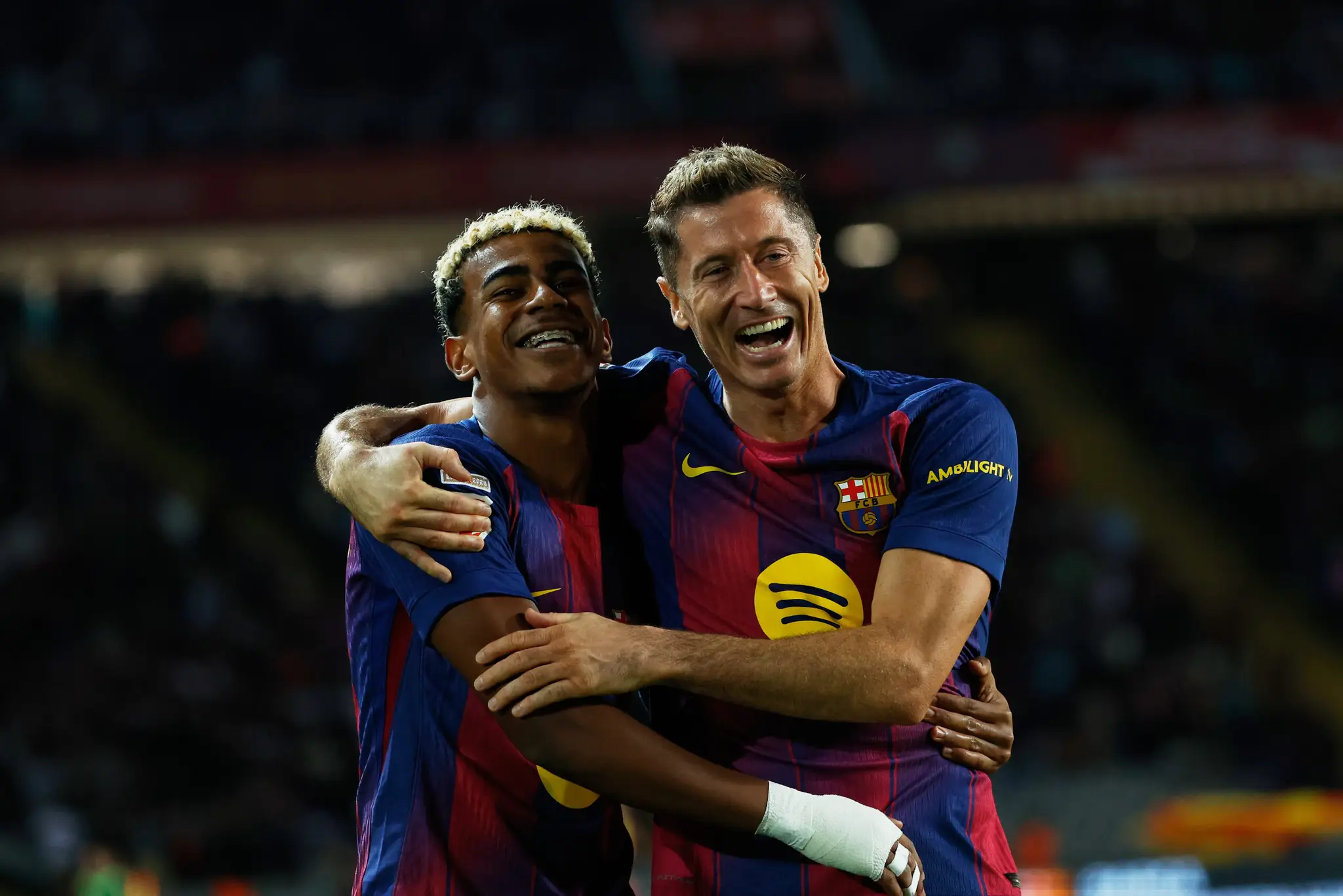 Lamine Yamal a Robert Lewandowski