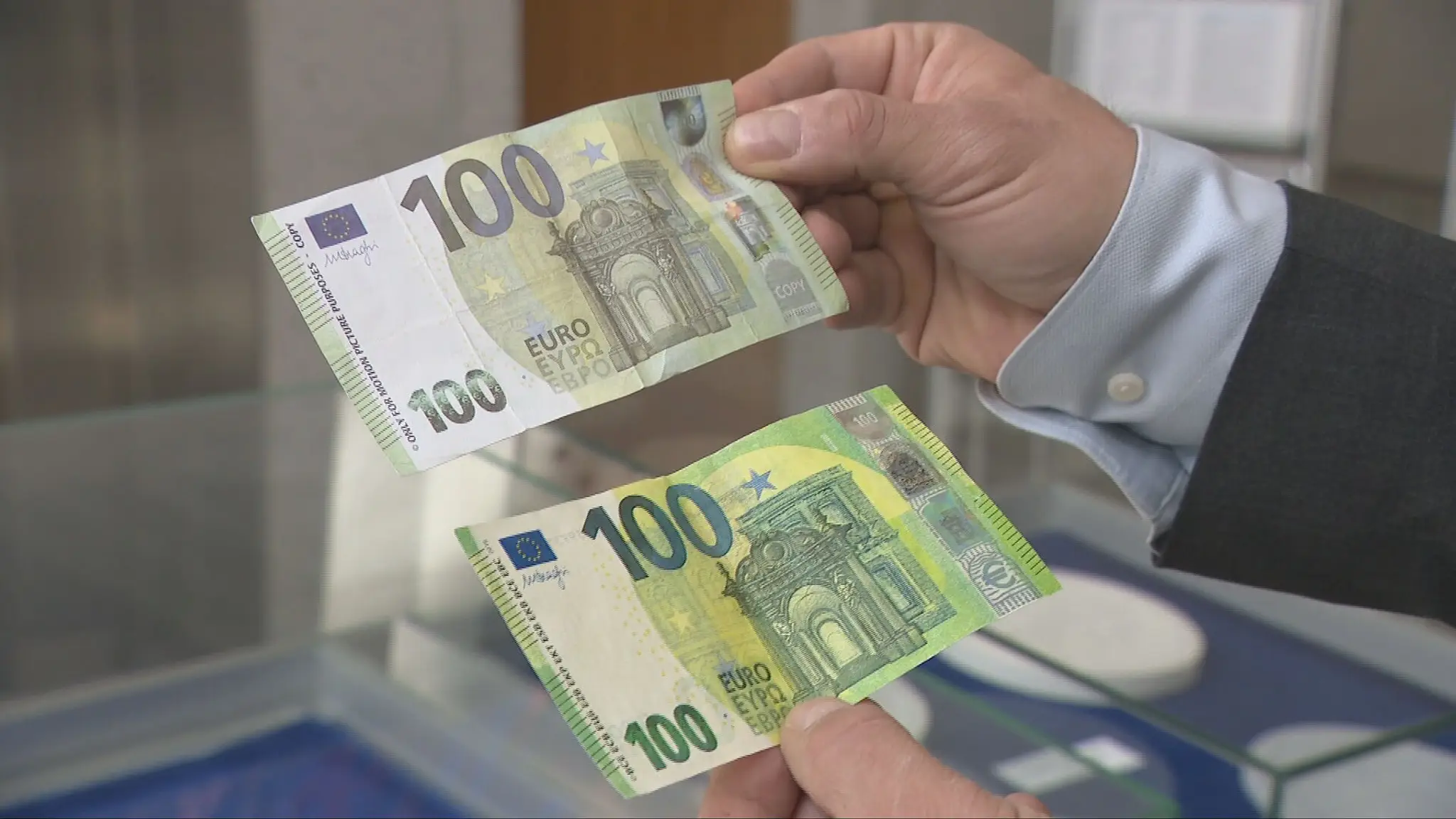 Falošné stoeurové bankovky