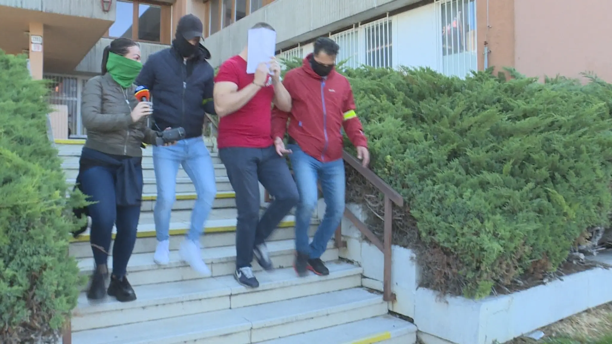 Obvinený policajt.