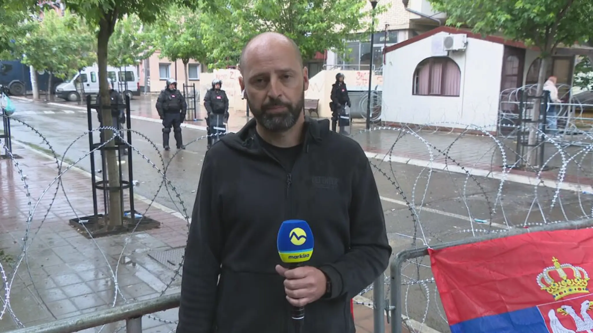 Redaktor Televíznych novín Michal Hečko v Kosove.