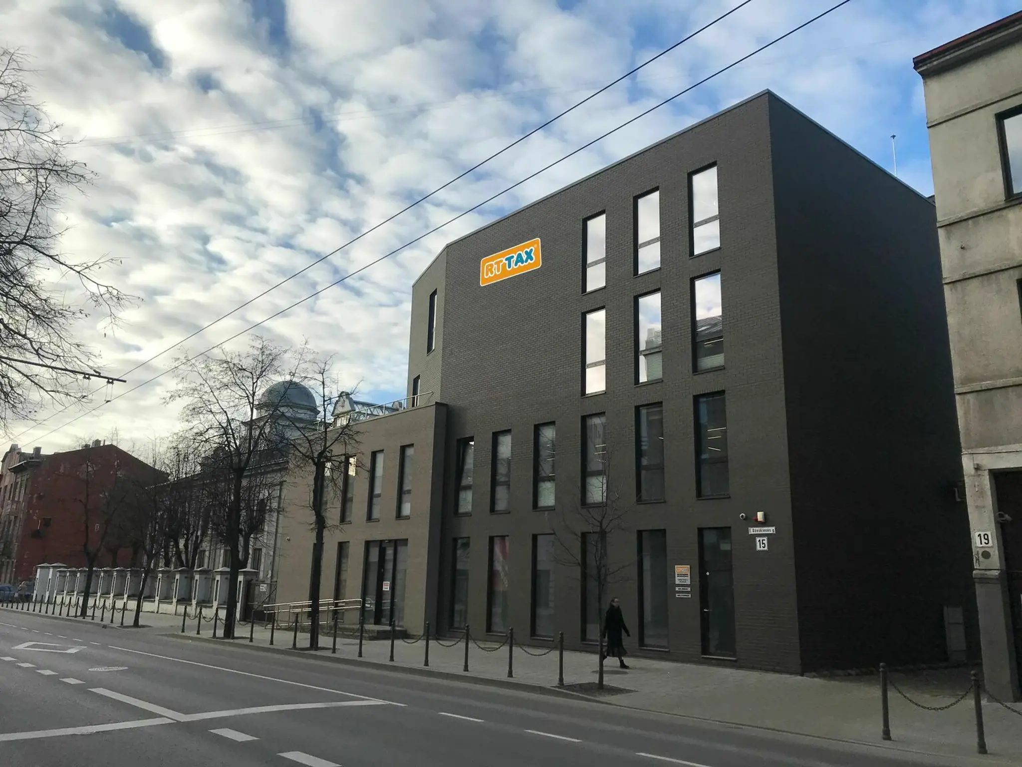 RT TAX.