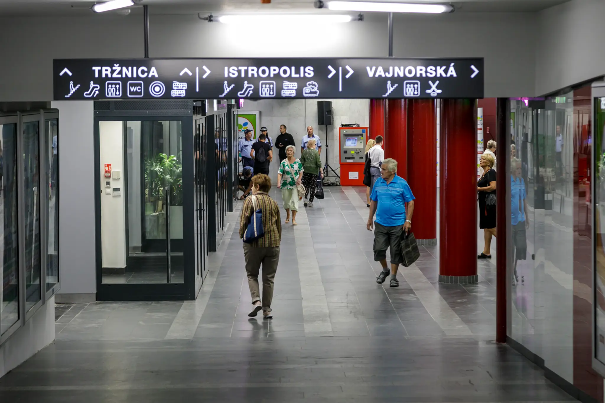 Na snímke oficiálne otvorenie podchodu na Trnavskom mýte
