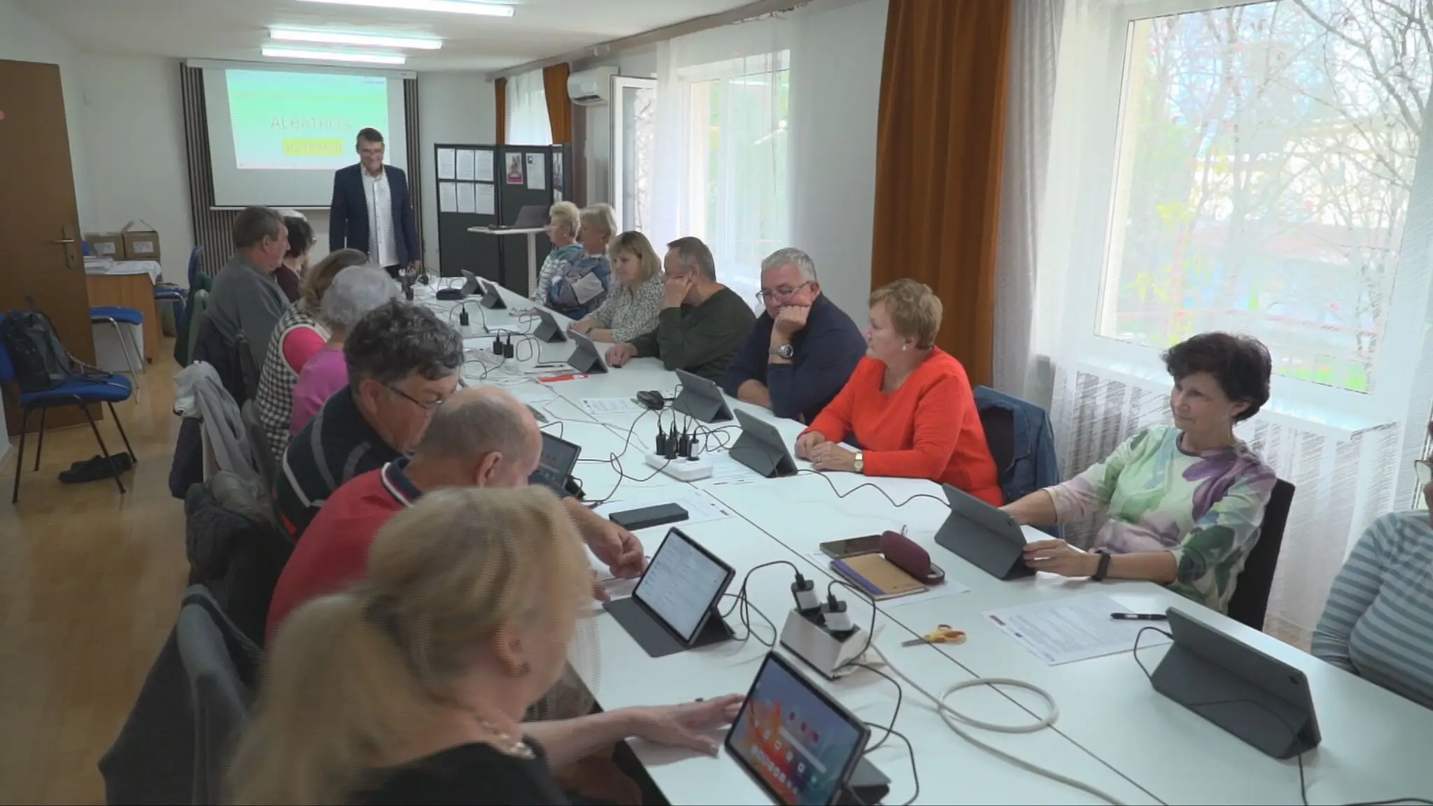 Digitálne školenie seniorov v Šali