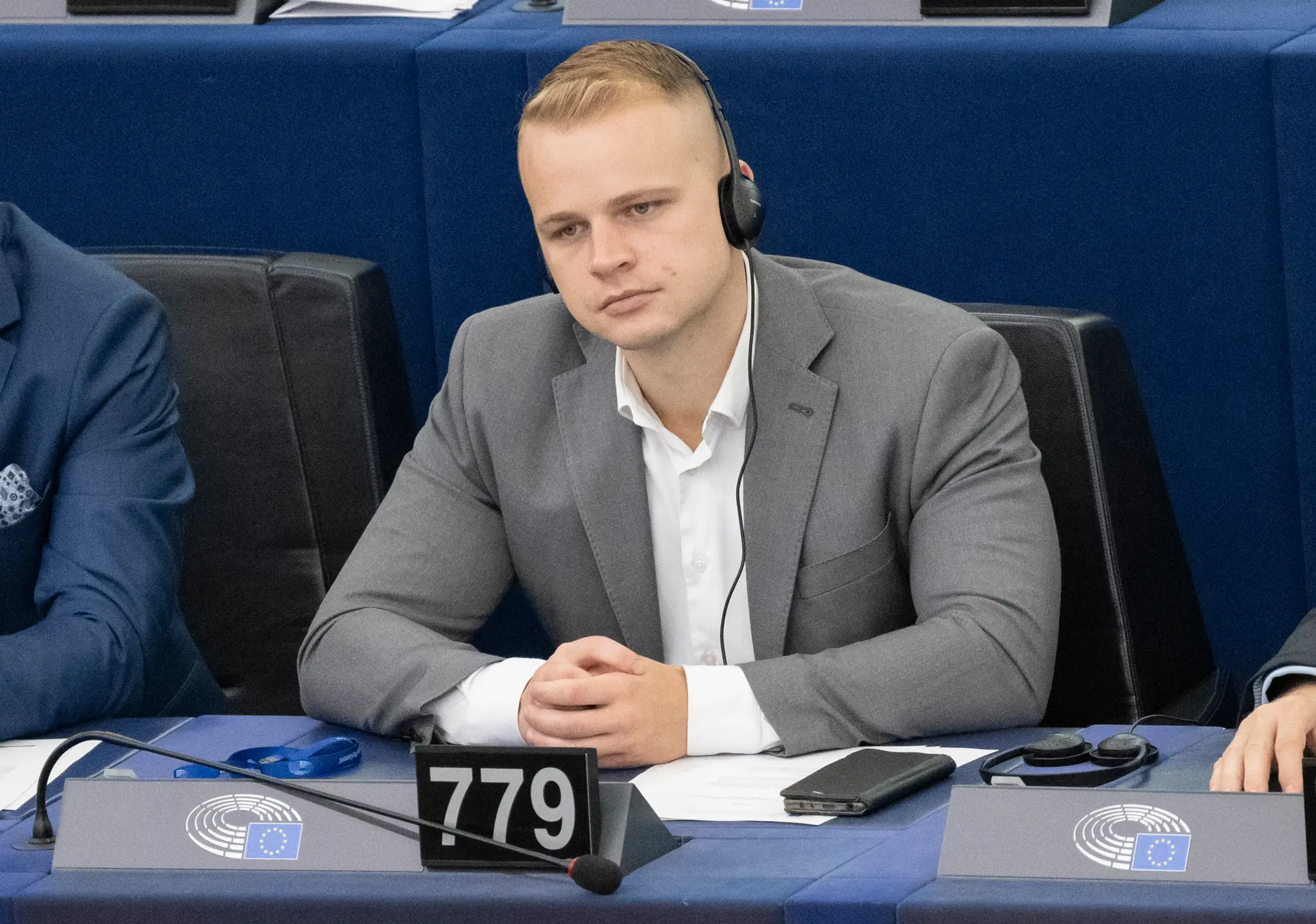 Na snímke slovenský europoslanec Milan Mazurek (Republika) počas ustanovujúcej plenárnej schôdze Európskeho parlamentu.