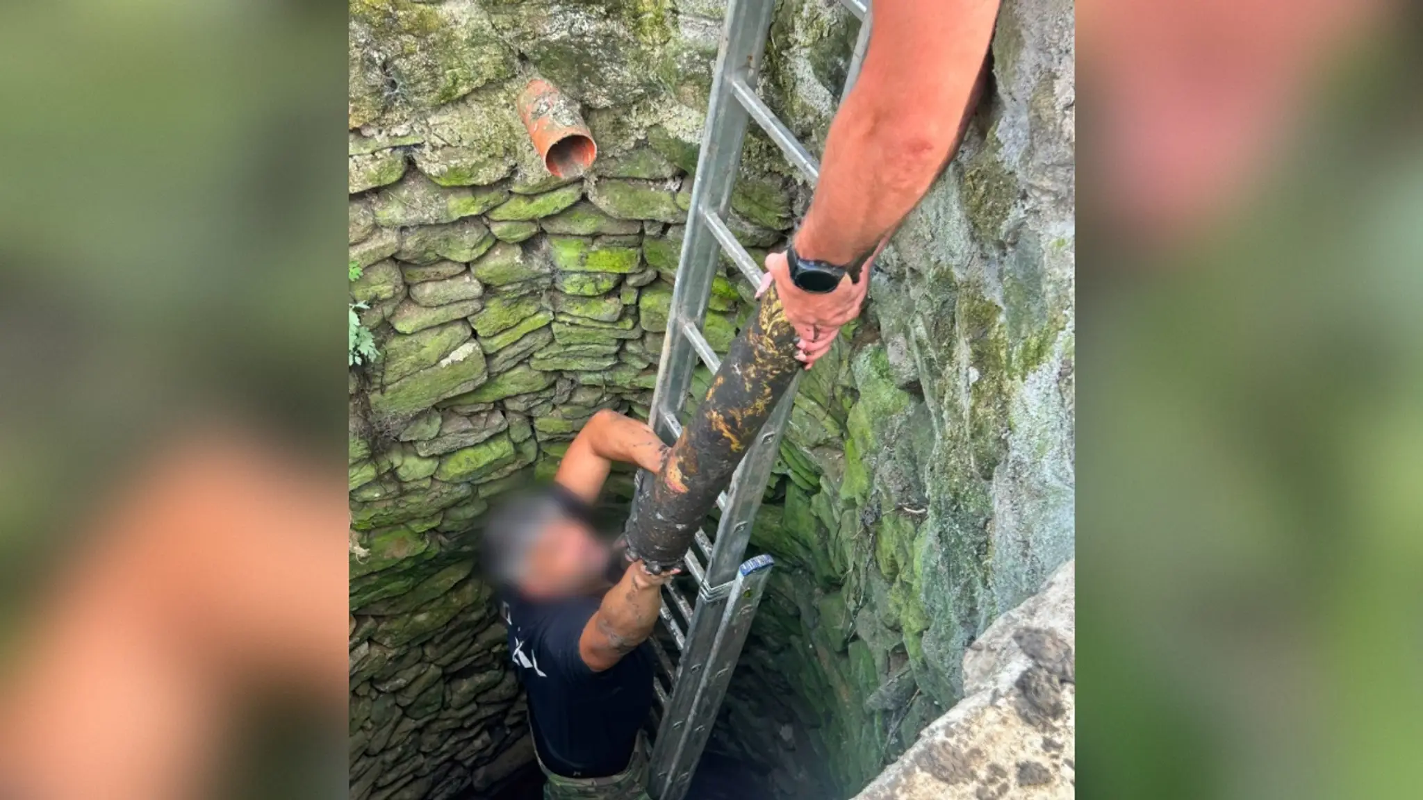 V studni v Žemberovciach objavili vojenskú muníciu. 