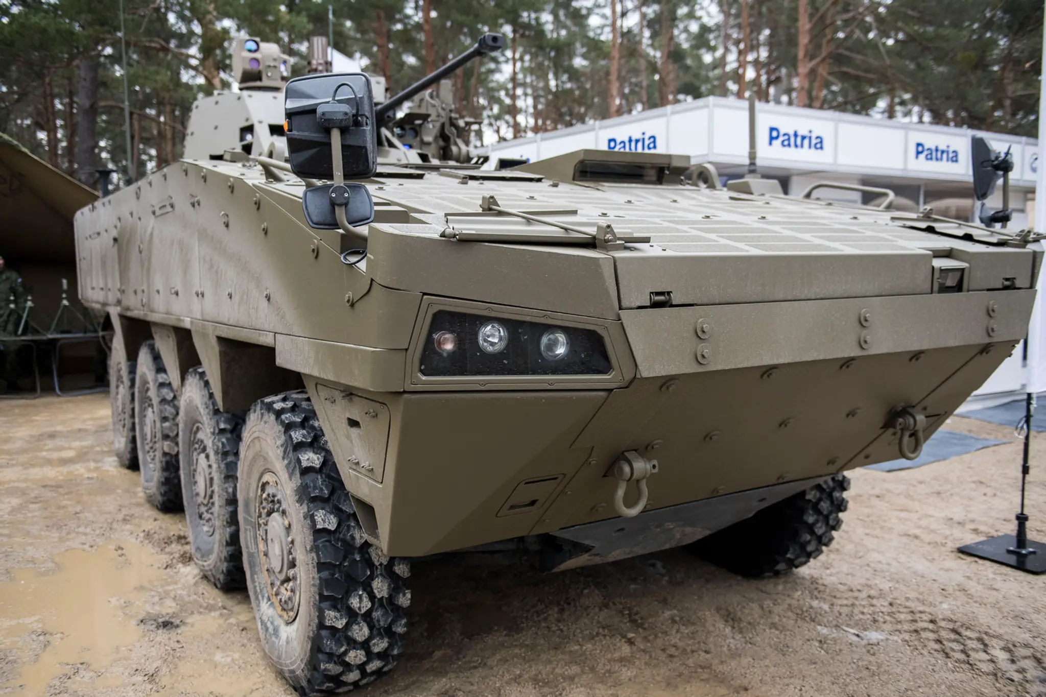 Na snímke obrnené vozidlo Patria BOV 8x8 