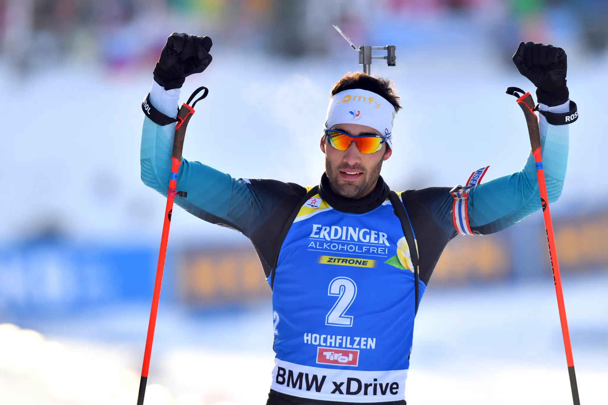 Biatlonista Martin Fourcade sa teší z triumfu v stíhačke v Hochfilzene.