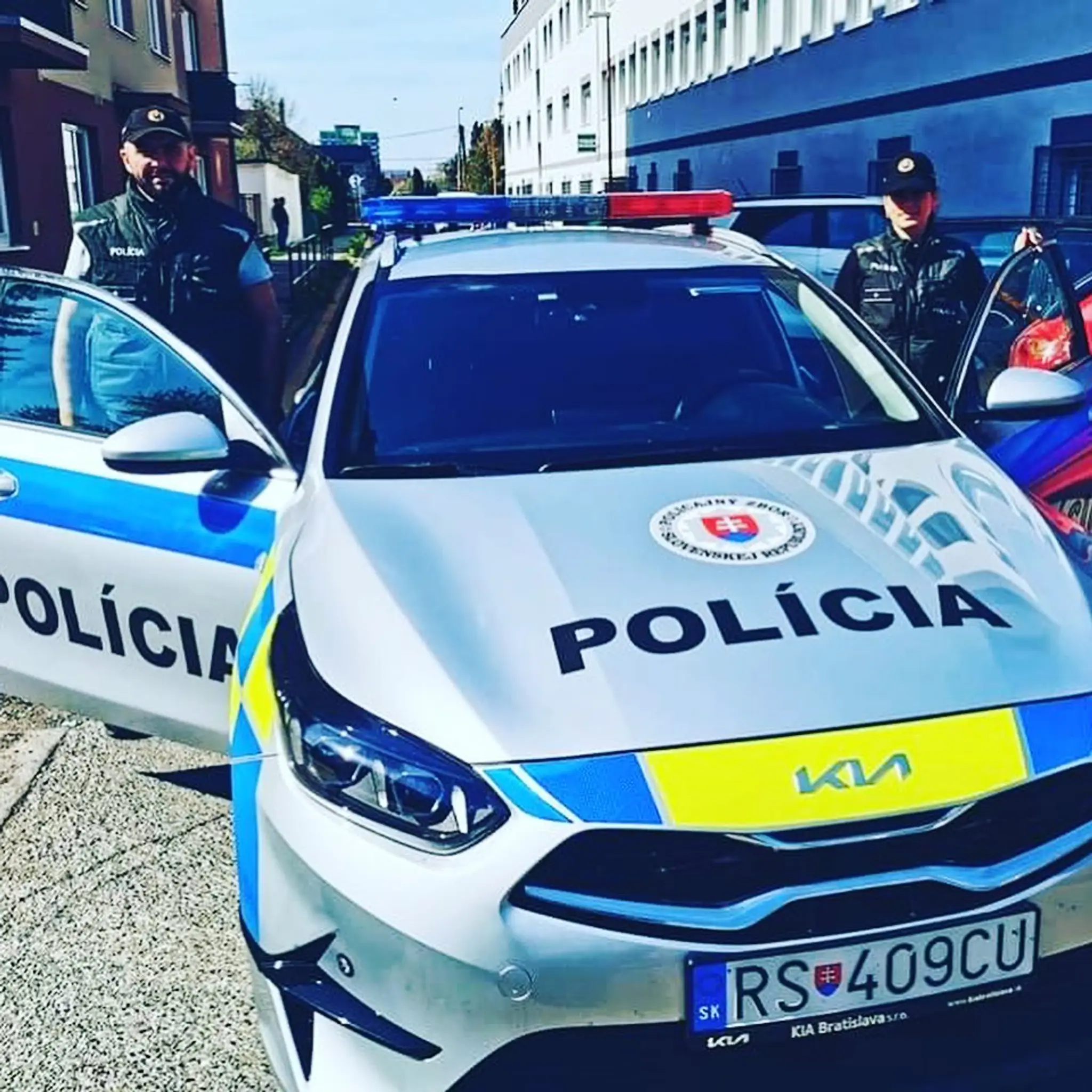 Nové policajné autá už brázdia cestami na Slovensku.