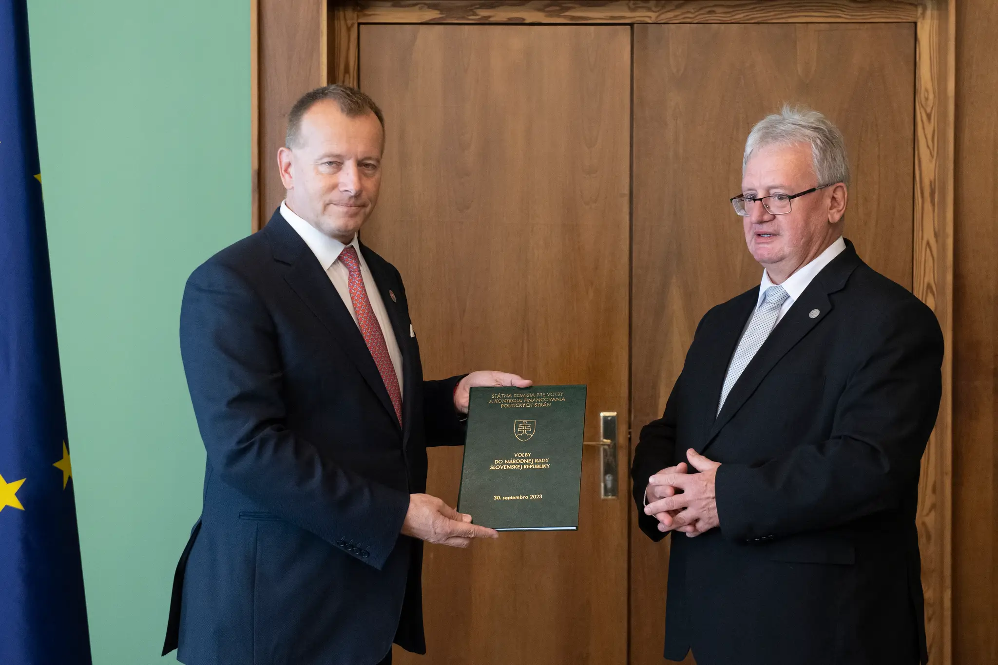 Predseda Národnej rady SR Boris Kollár a predseda Štátnej komisie pre voľby a kontrolu financovania politických strán Ladislav Orosz.