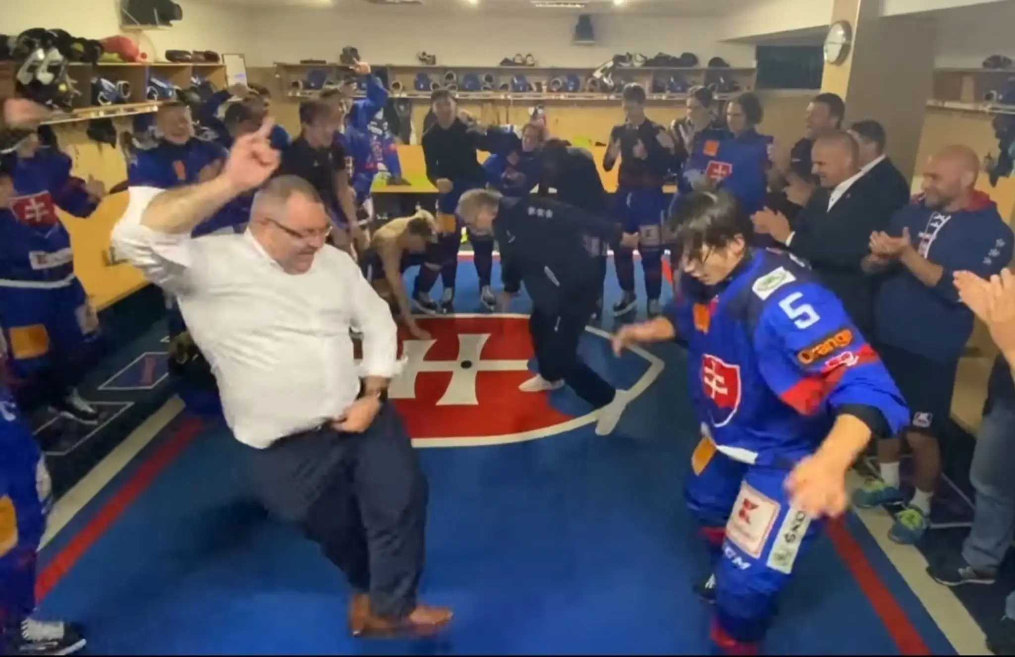 Eufória v slovenskom tábore po historickom úspechu na Hlinka Gretzky cupe.