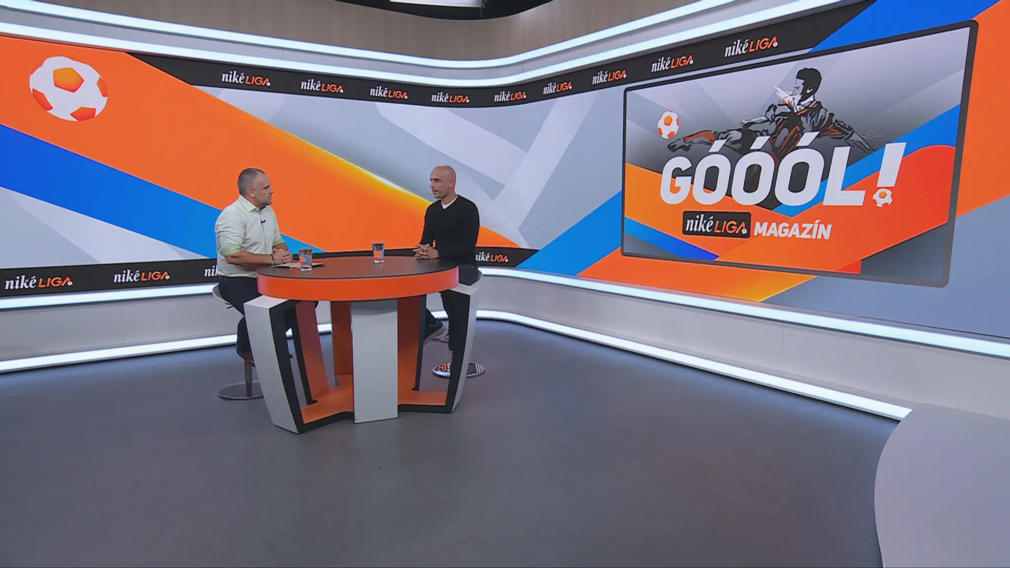 Sprava expert Juraj Piroska a moderátor Slávo Jurko.