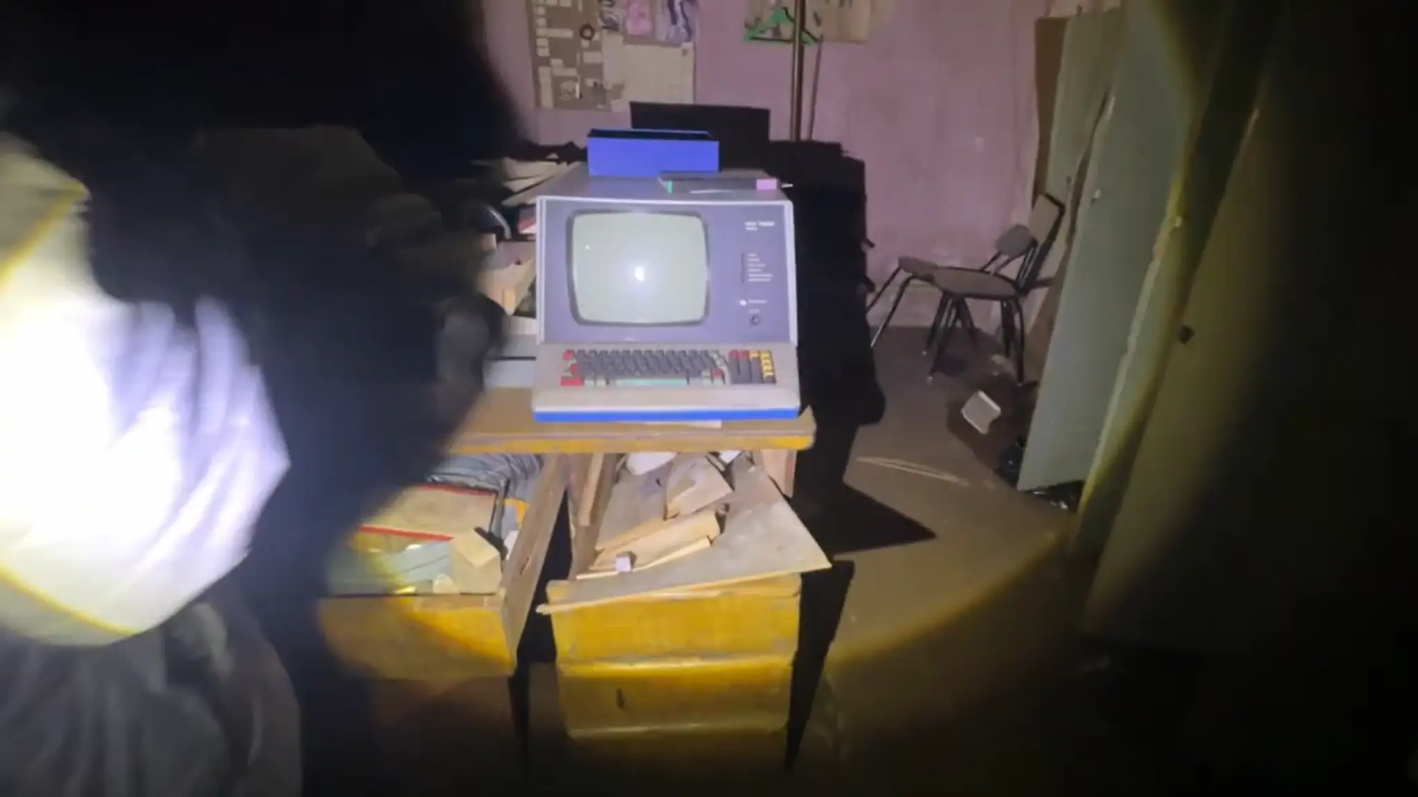 Záber z kontroverzného videa.