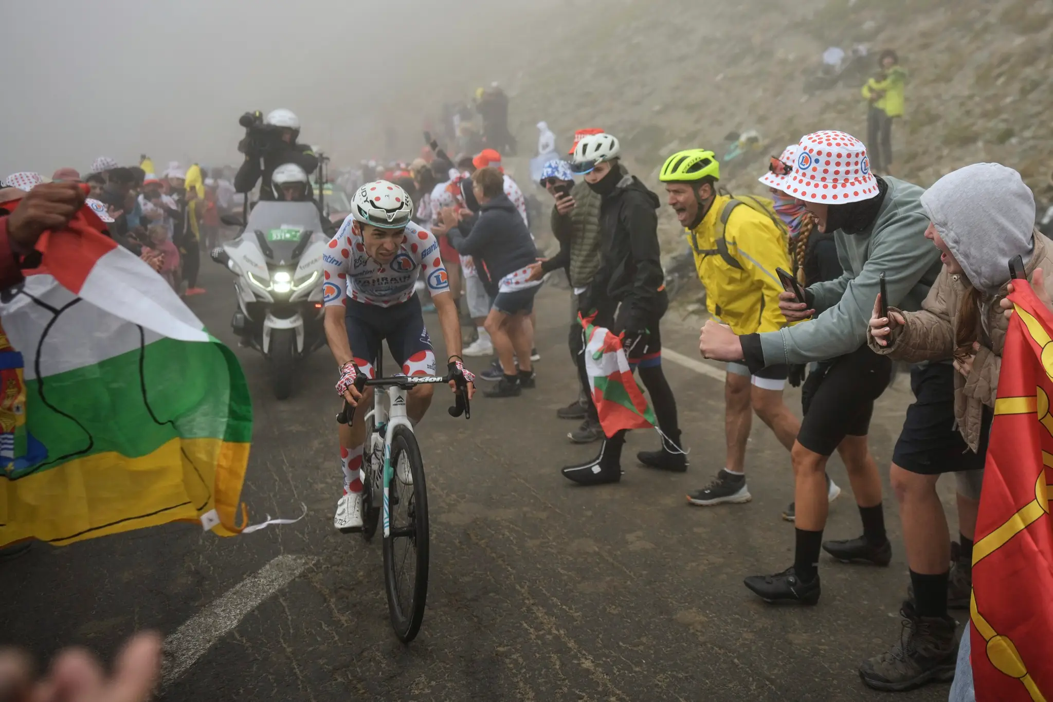 Nepríjemná nehoda na Tour de France.
