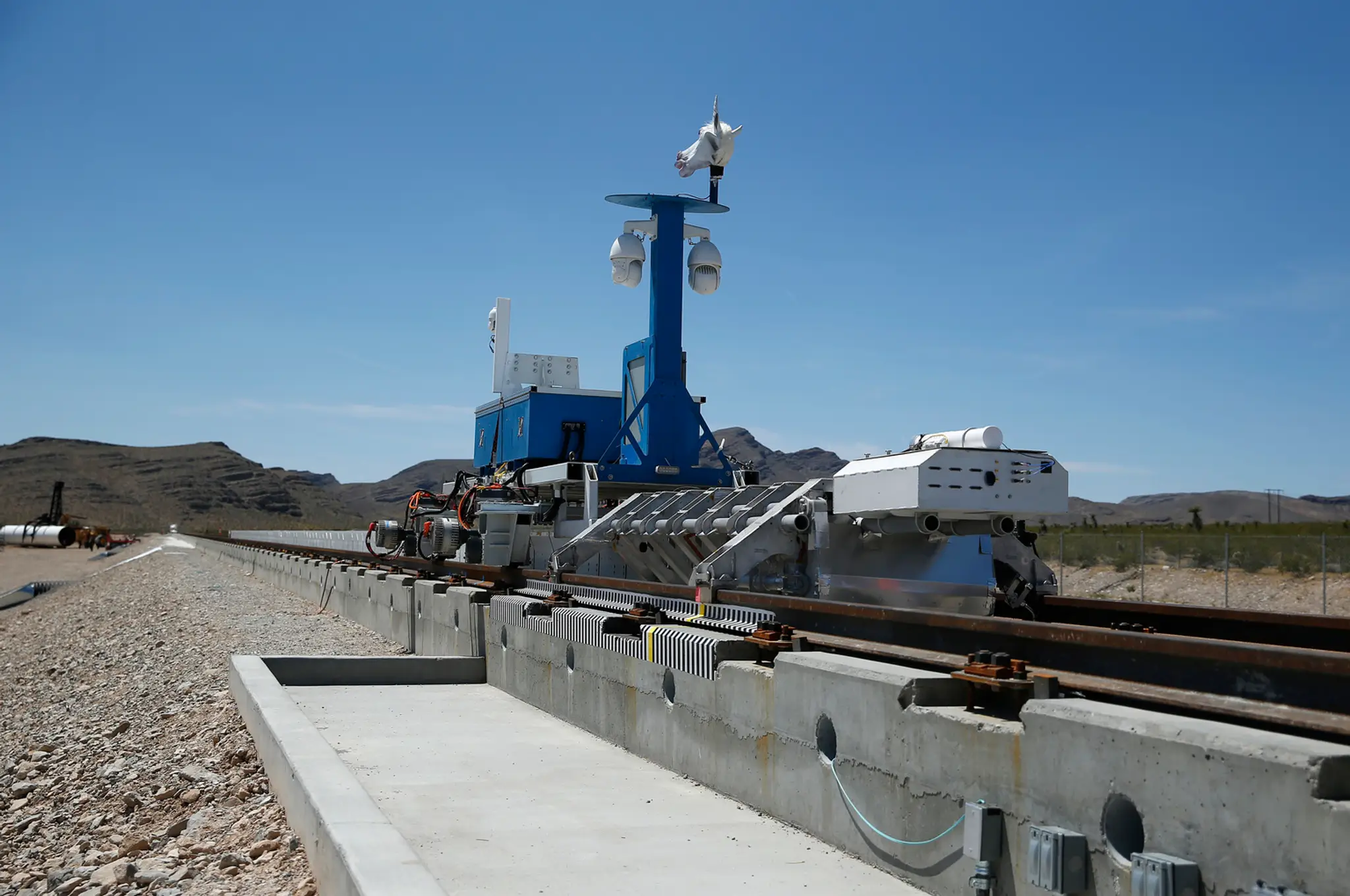 Test Hyperloopu