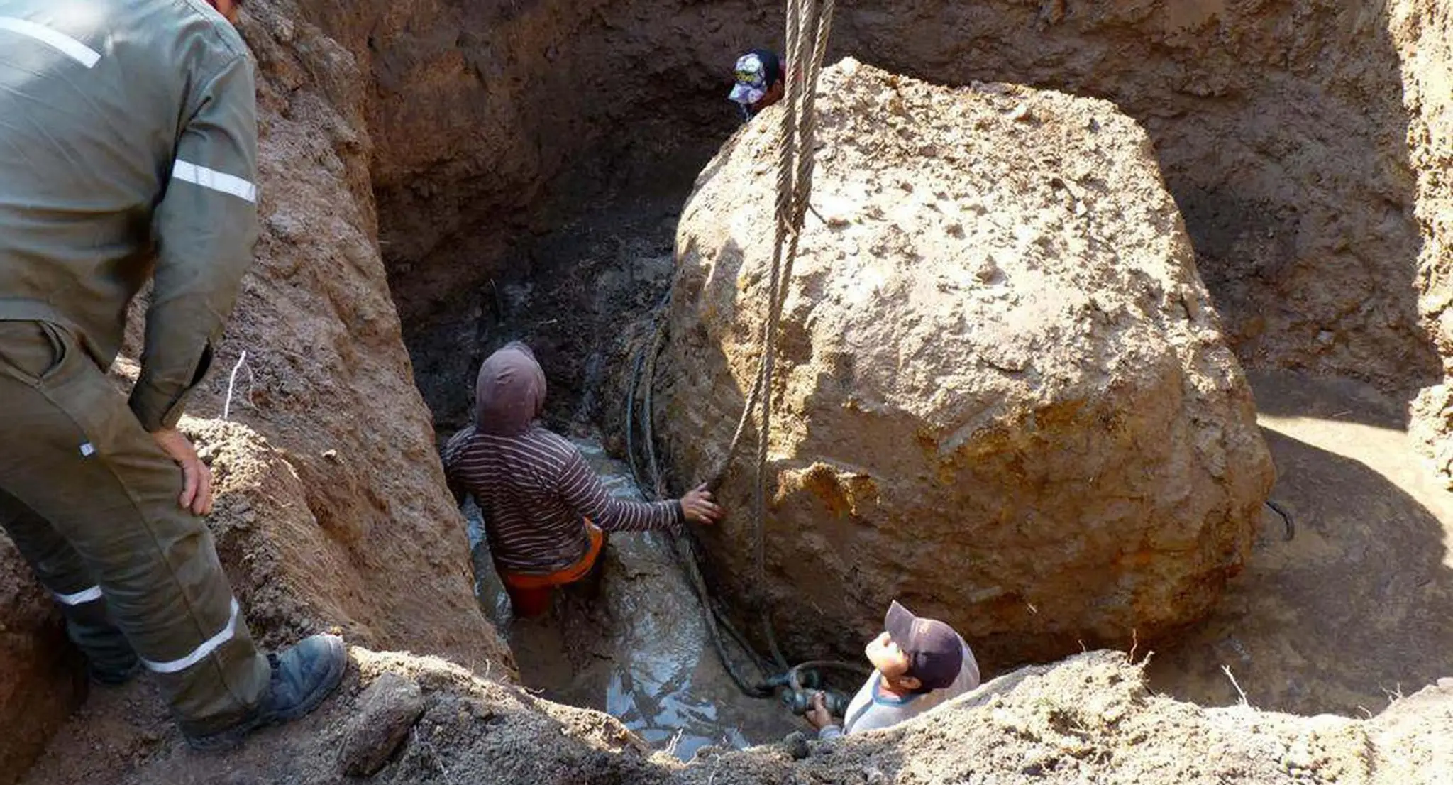 Tím expertov objavil meteorit skrytý v zemi 