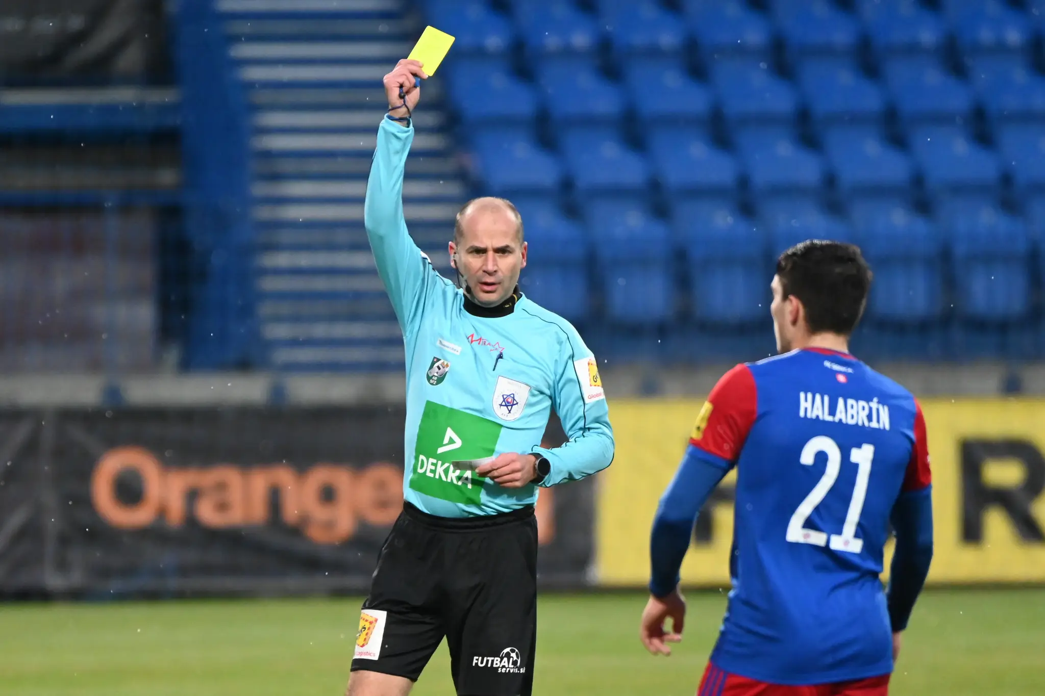 Rozhodca Michal Smolák.