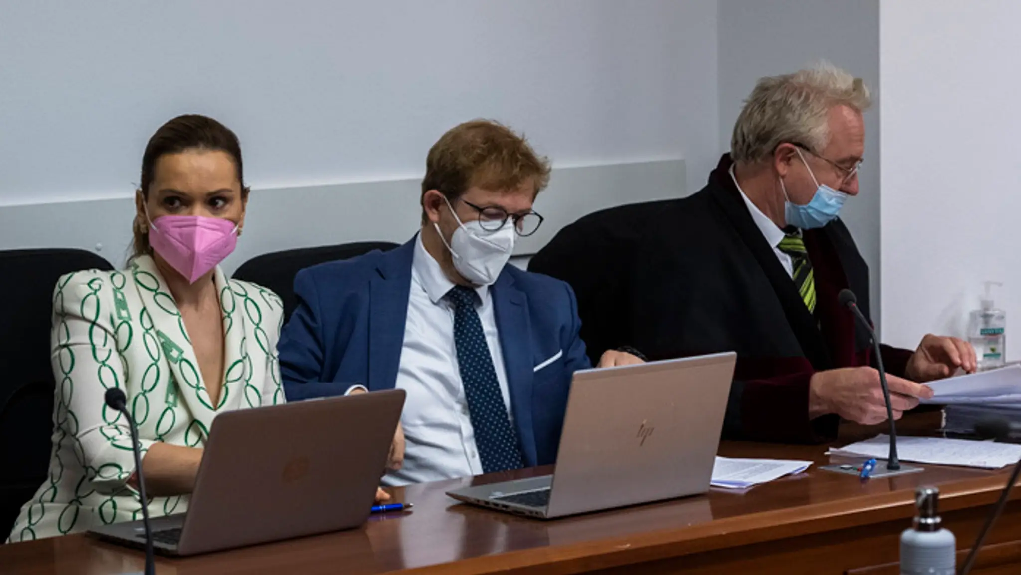 Právni zástupcovia TV Markíza Lucia Tandlich, Tomáš Kamenec a prokurátor Ján Šanta.
