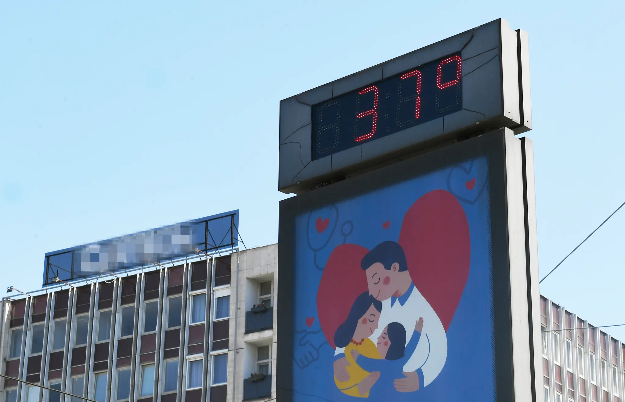 Na snímke teplota vzduchu 37 stupňov Celzia v Košiciach.