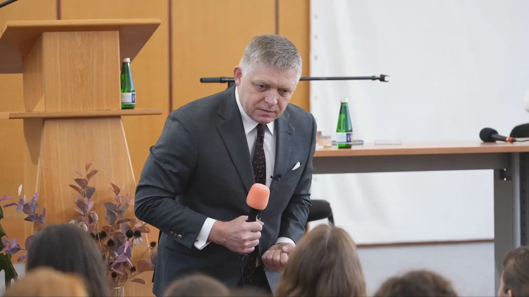 Fico debata so študentmi 