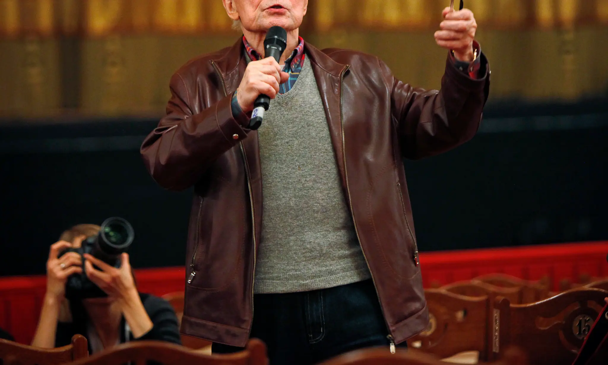 Na archívnej snímke zo 17. novembra 2011 legendárny predstaviteľ ruského baletu Jurij Grigorovič na skúške v moskovskom divadle Boľšoj teatr (Veľké divadlo).