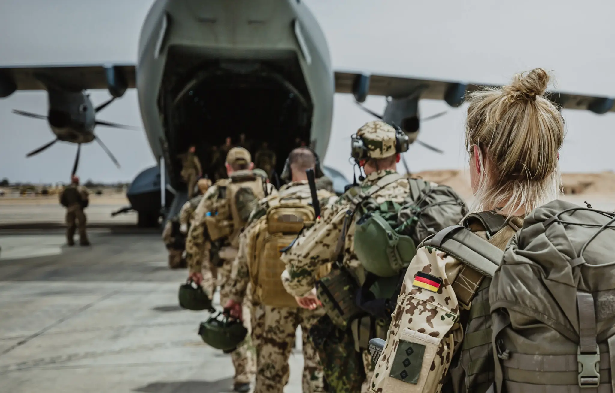 Ilustračná fotografia vojakov Bundeswehru pri evakuácii v Sudane