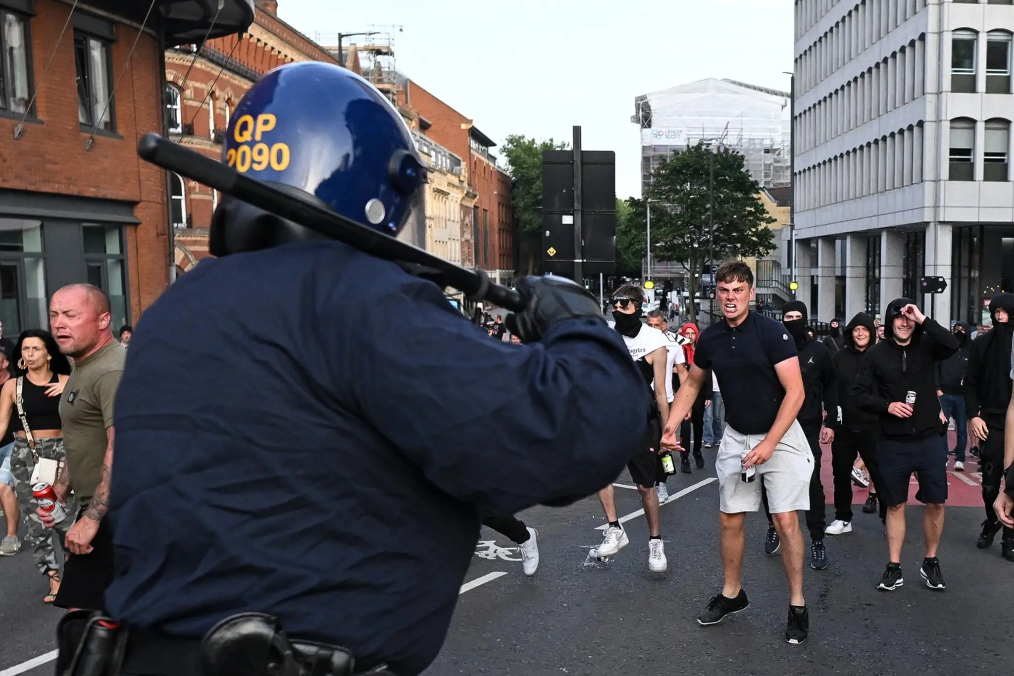 Nepokoje v Británii.