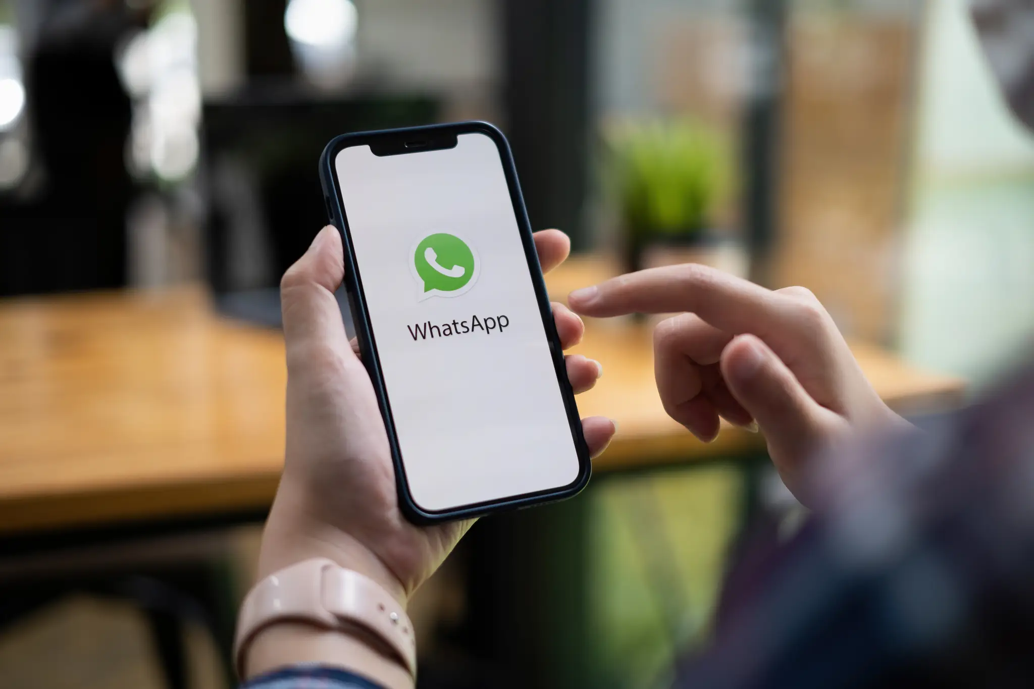 WhatsApp.