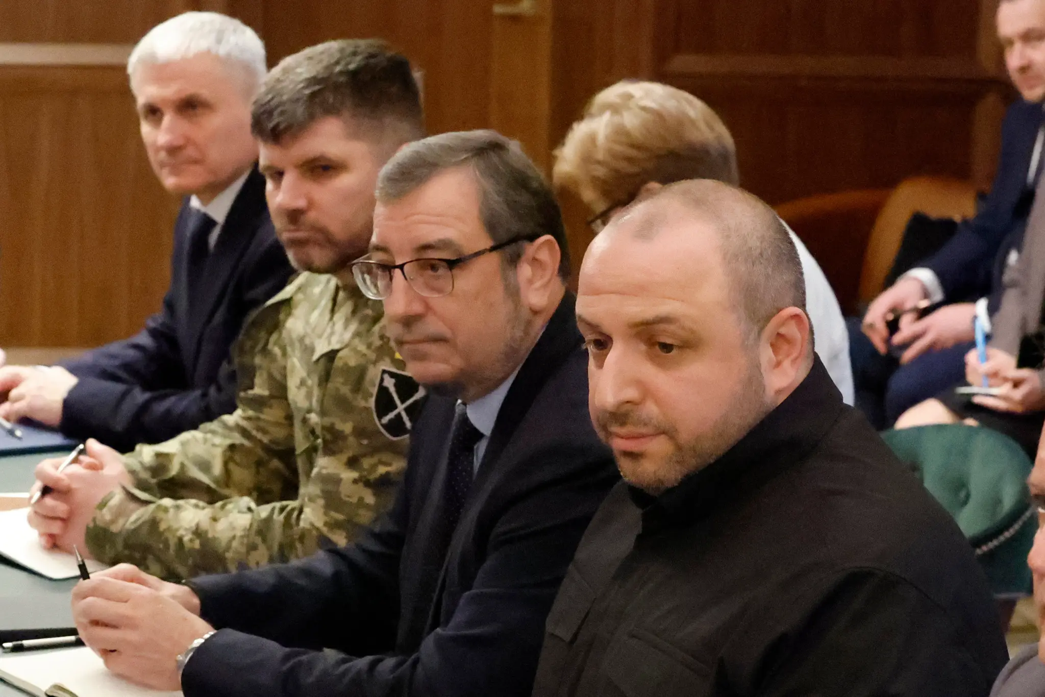 Na snímke ukrajinská delegácia  počas stretnutia s americkou delegáciou v americkom Hallande.