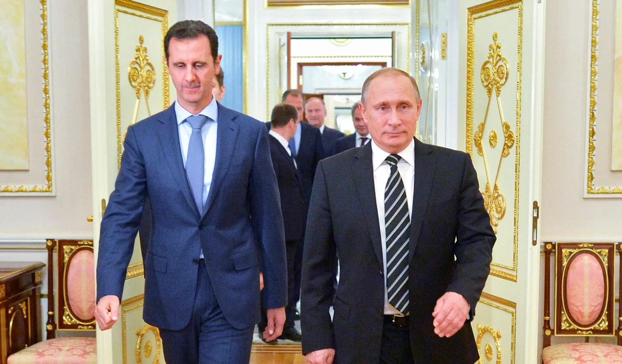 Na archívnej snímke z roku 2015 Sýrsky prezident Bašár Asad a jeho ruský náprotivok Vladimir Putin.