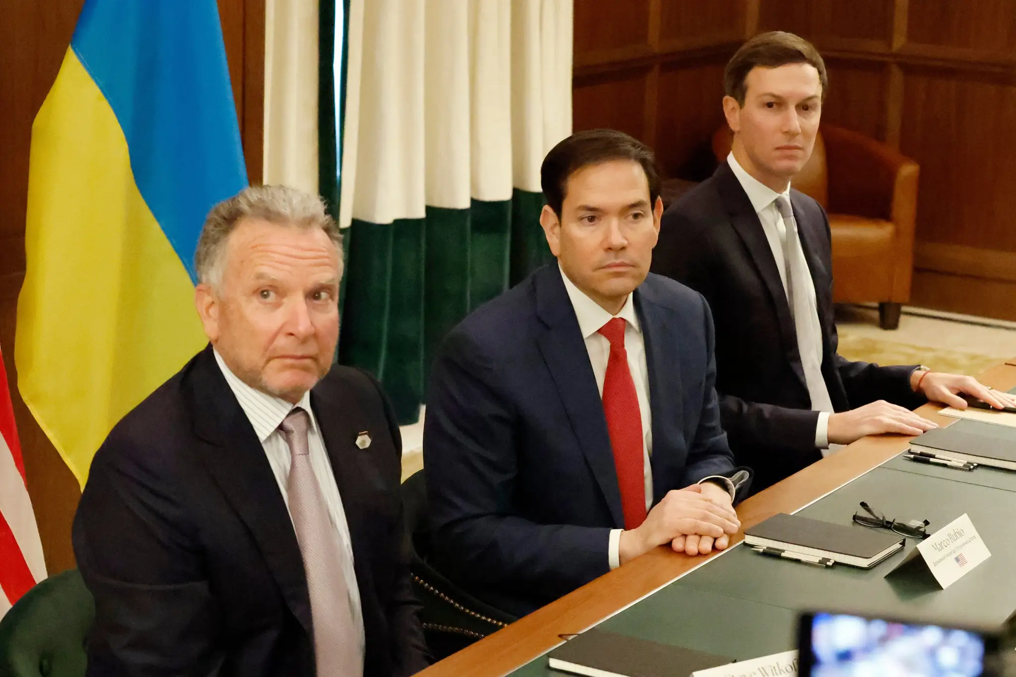 V strede Marco Rubio.