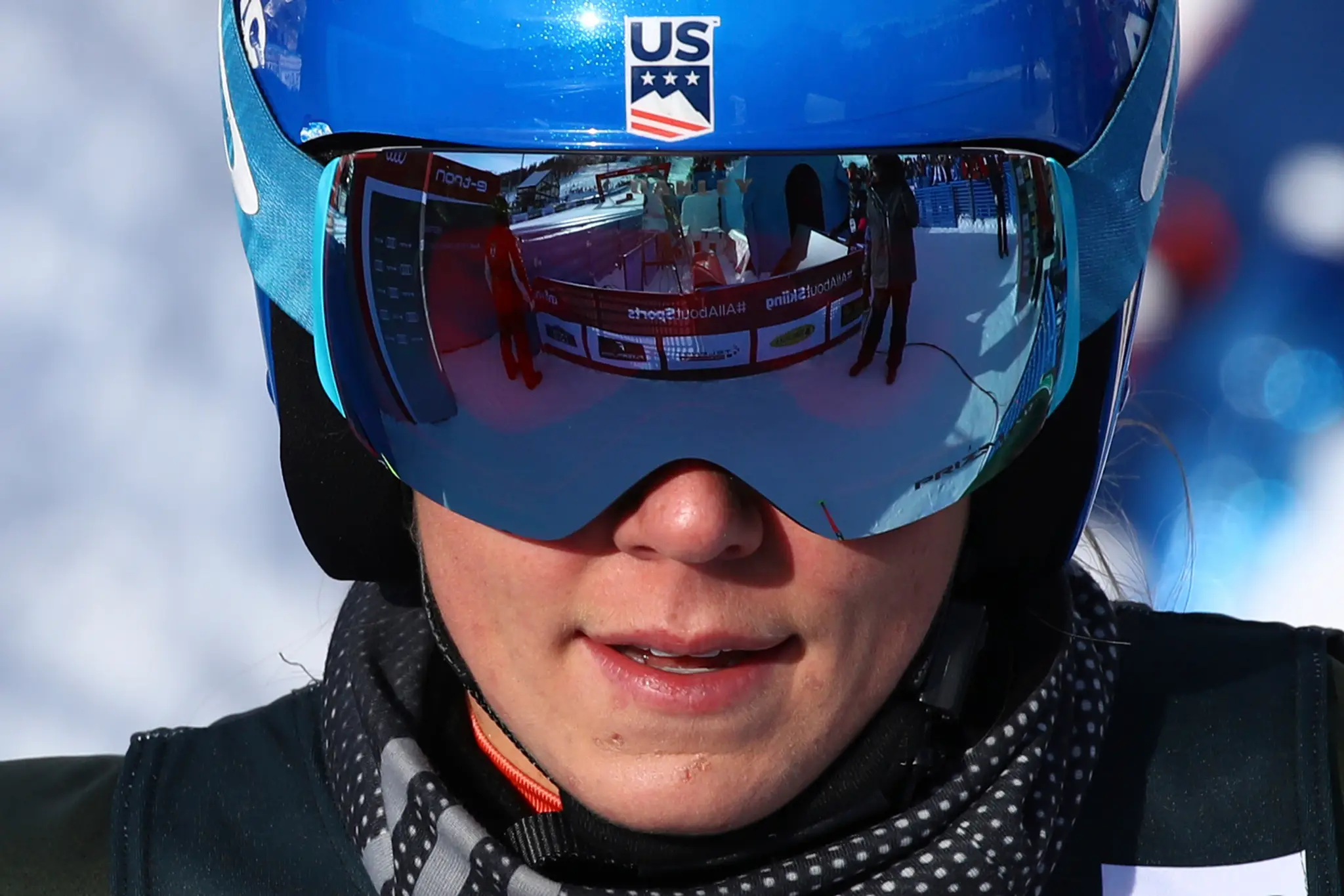 Alpská lyžiarka Federica Brignoneová v paralelnom obrovskom slalome v Sestriere.