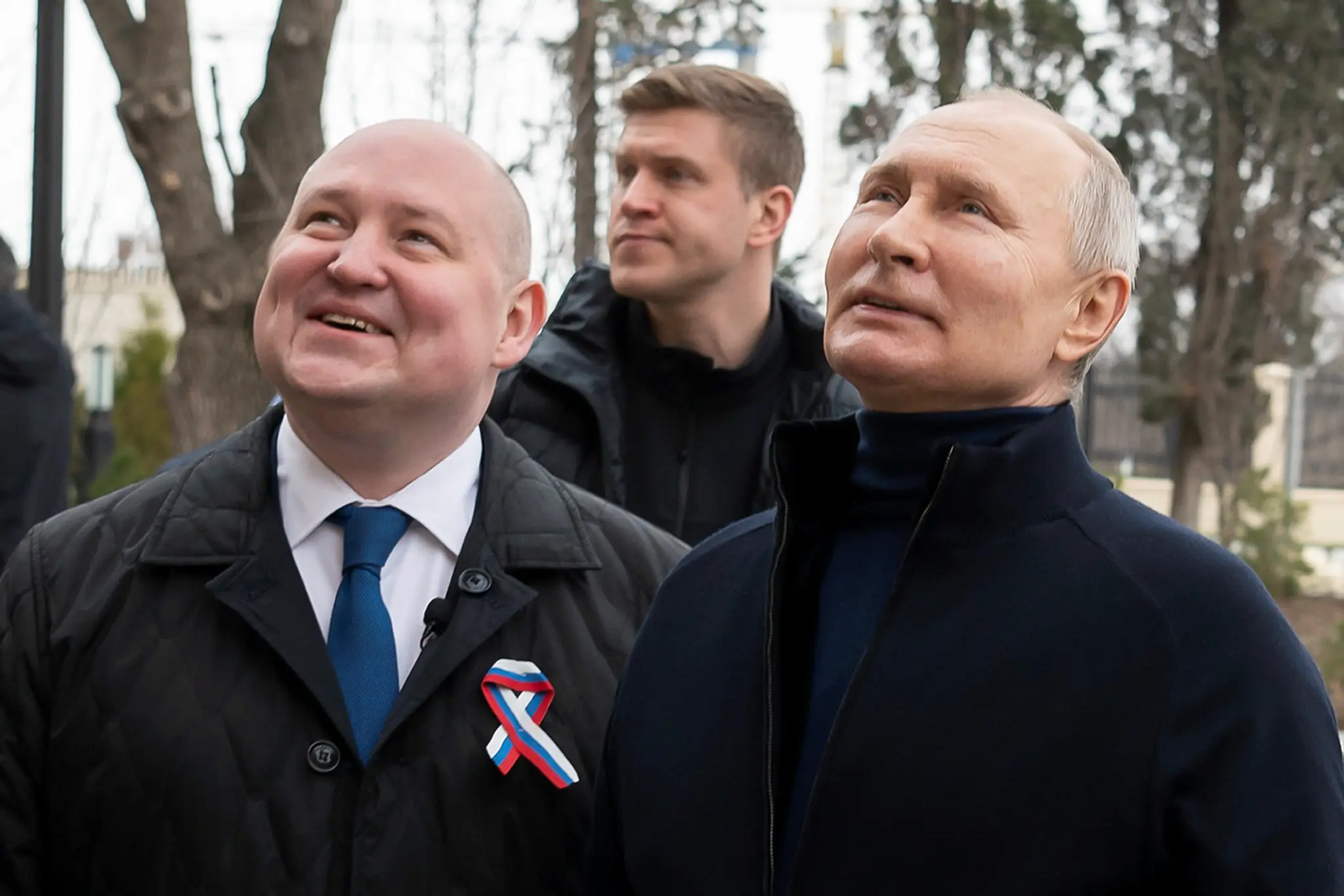 Vladimír Putin s gubernátorom Kryma Michailom Razvožajevom.