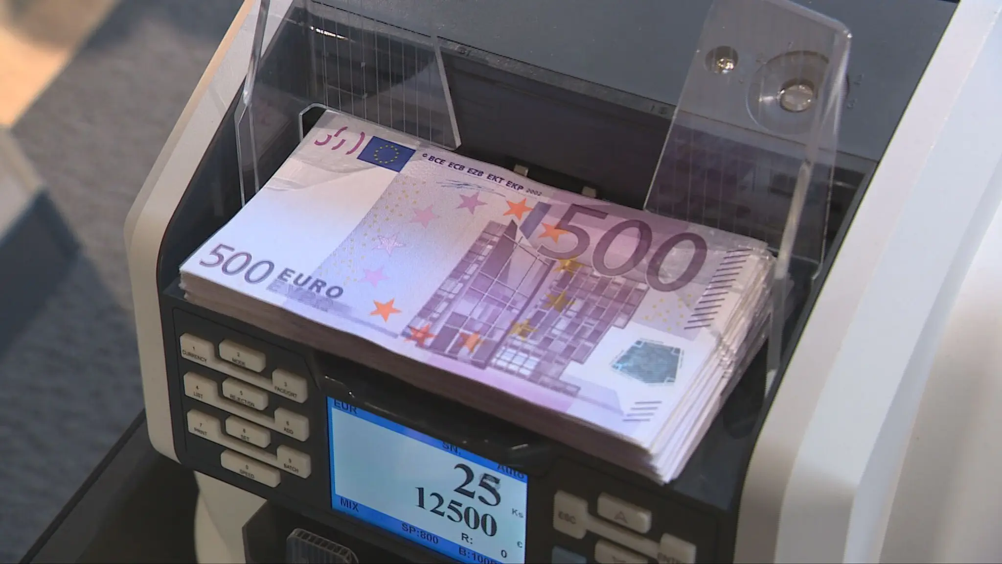 peniaze, eurá, financie ilustračná fotka 