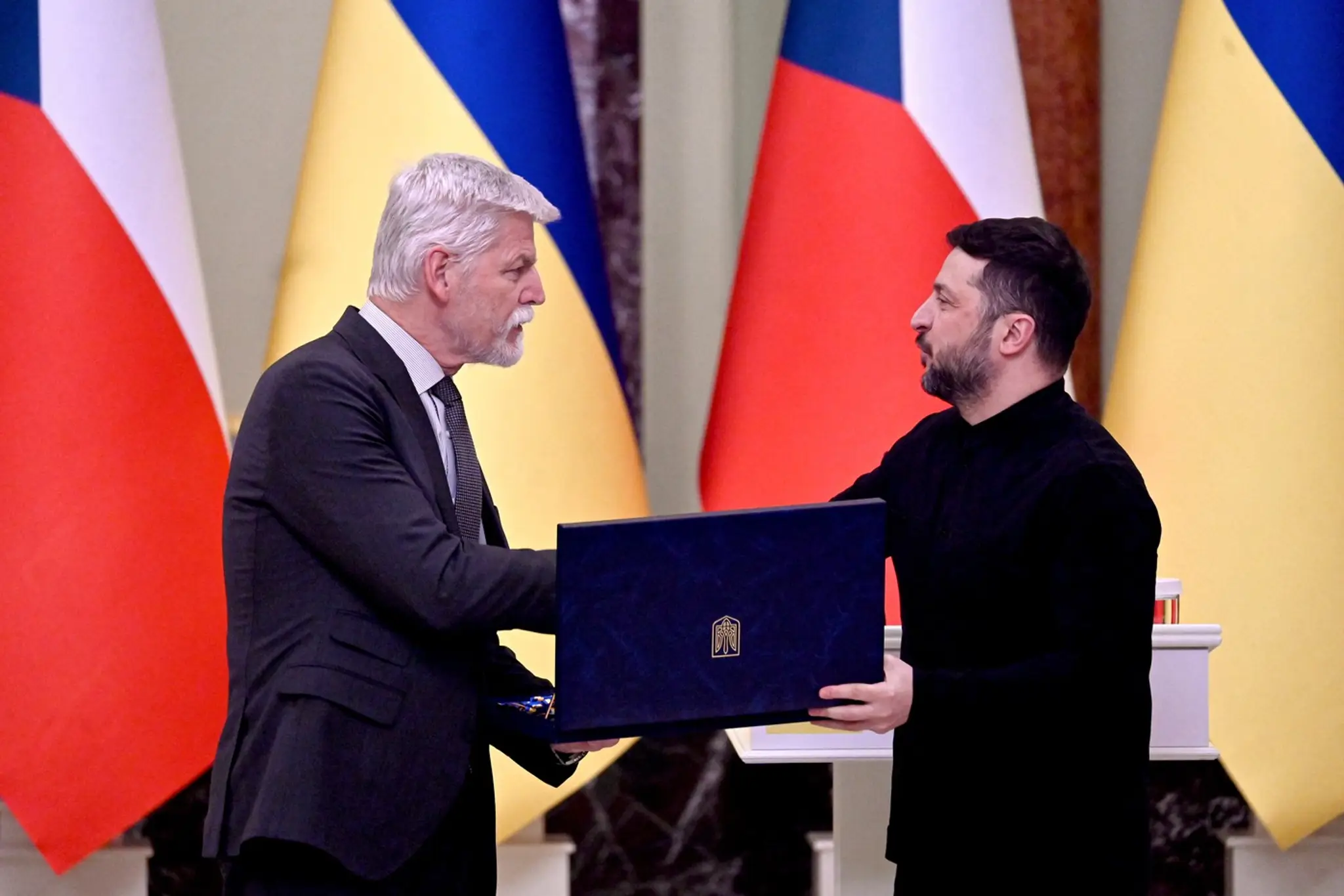 Zelenskyj udelil Pavlovi v Kyjeve ukrajinské štátne vyznamenanie.